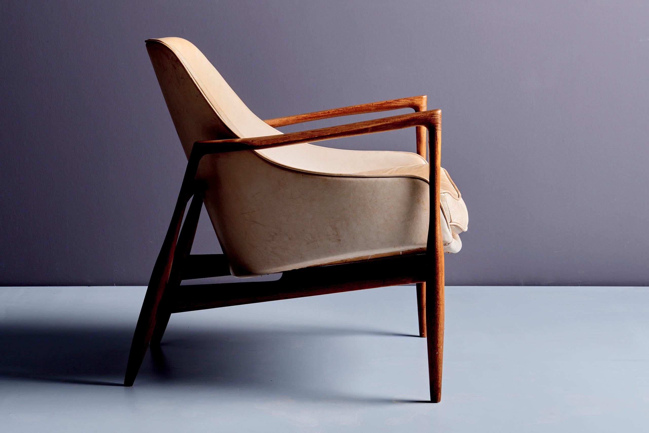 Mid-Century moderno Lounge Chair, di Ib Kofod-Larsen in vendita