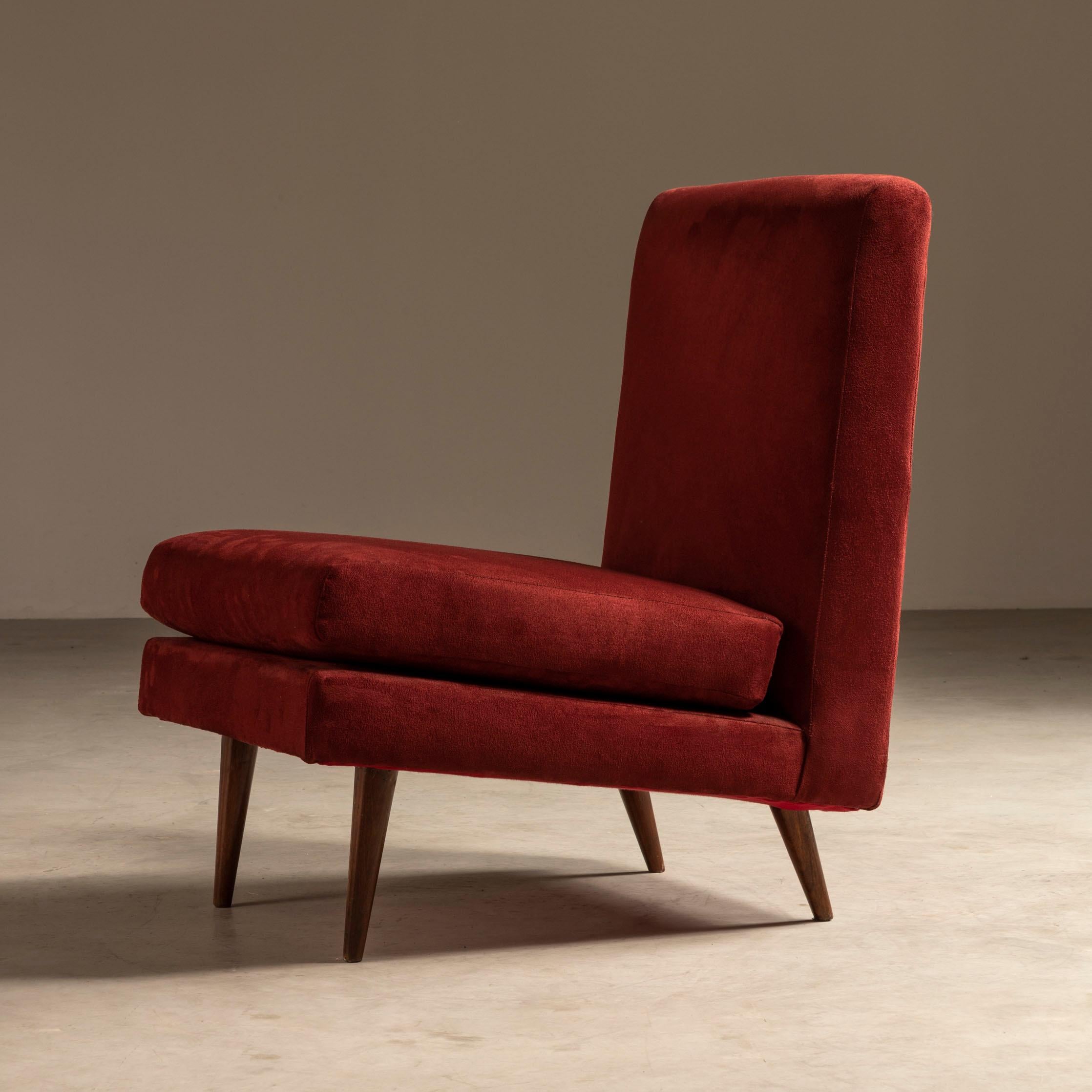 Mid-Century Modern Fauteuil de salon brésilien moderne du milieu du siècle dernier, par Joaquim Tenreiro en vente