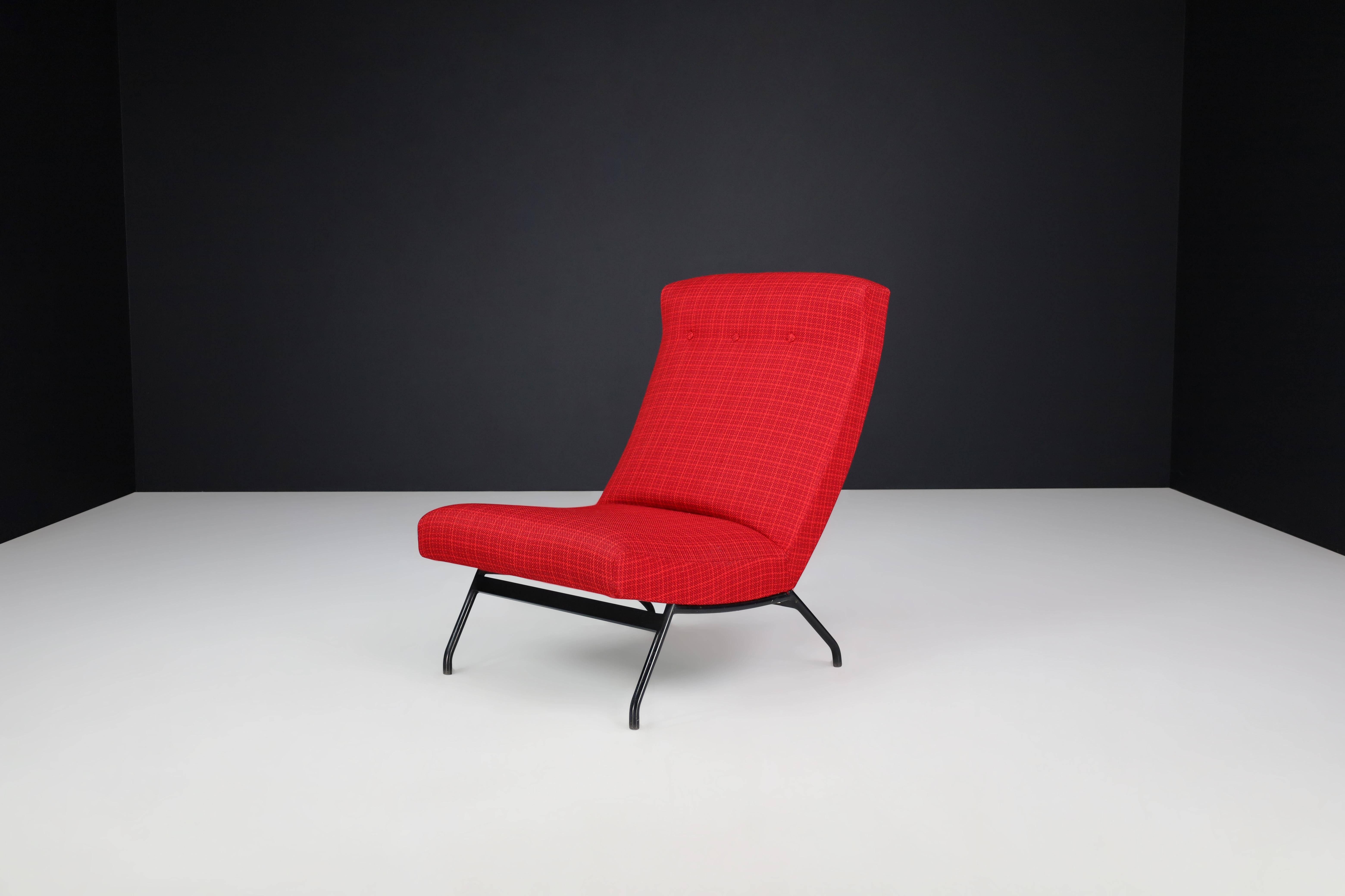 Lounge Chair by Joseph-André Motte for Steiner, France, 1950s
This rare lounge chair, designed by Joseph-André Motte and manufactured by Steiner in France during the 1950s, is a striking embodiment of mid-century French modernism. Celebrated for his
