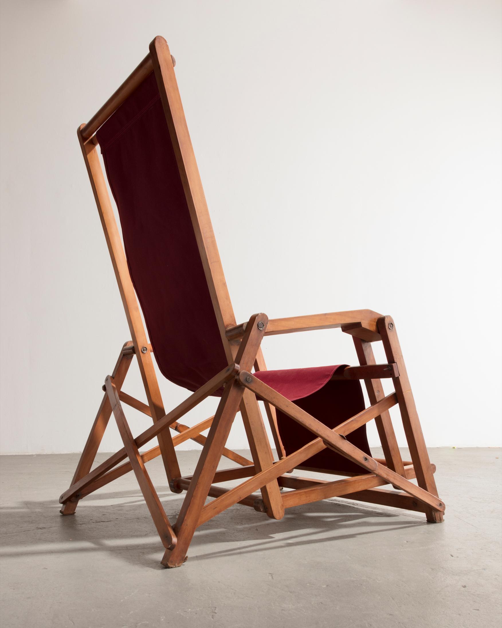 Brazilian Lounge Chair by Lucio Costa For Sale