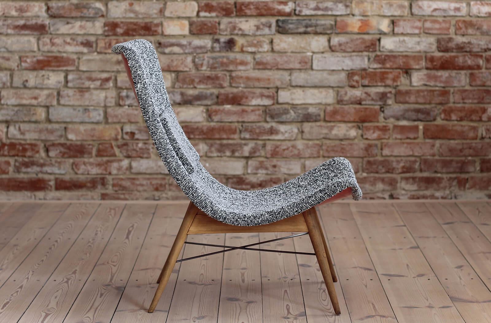 Lounge Chair by Miroslav Navratil, 1959, Reupholstered In Good Condition In Wrocław, Poland