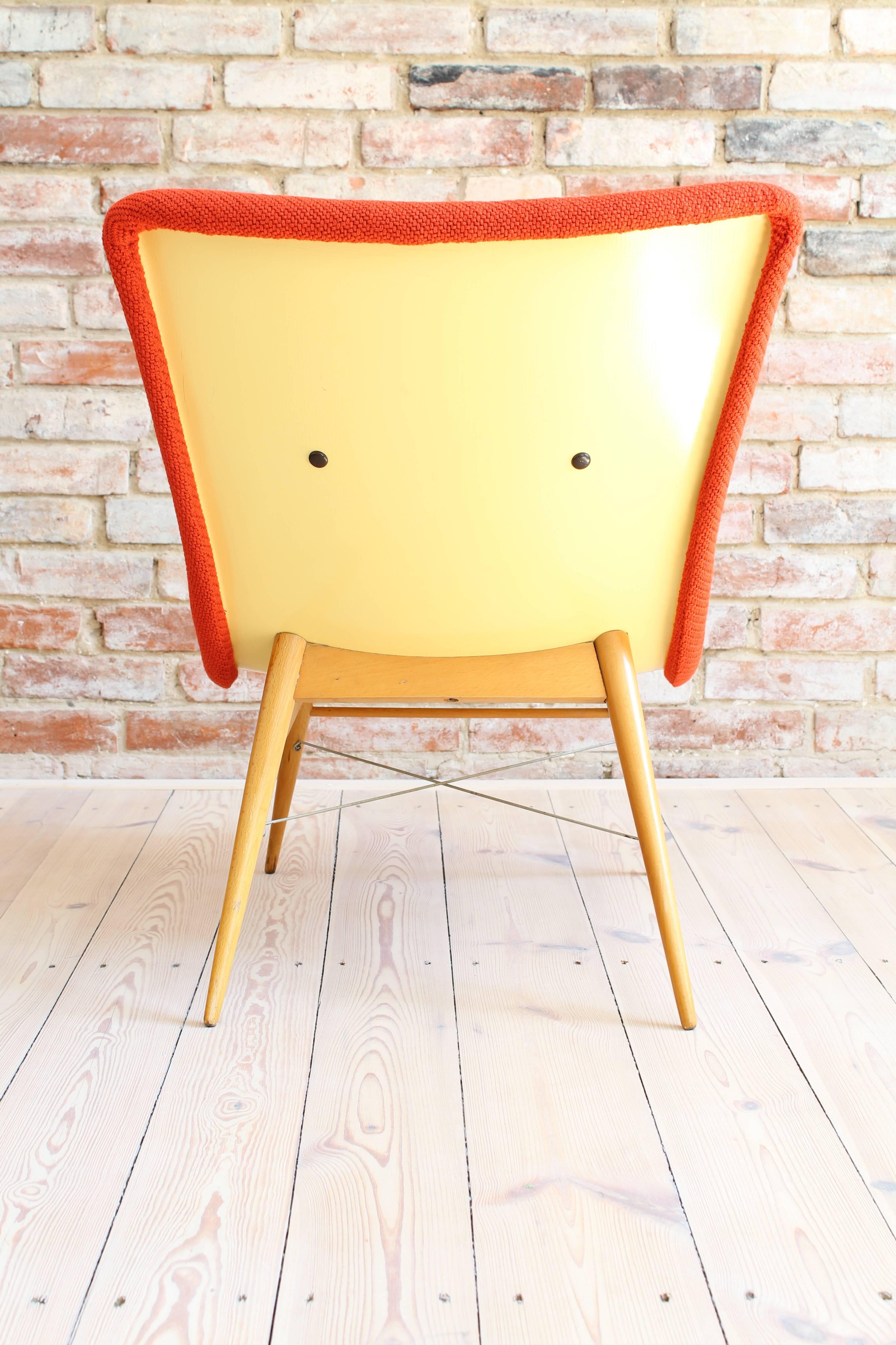 Lounge Chair by Miroslav Navratil, 1959, Reupholstered in Red Kvadrat Fabric In Good Condition In Wrocław, Poland