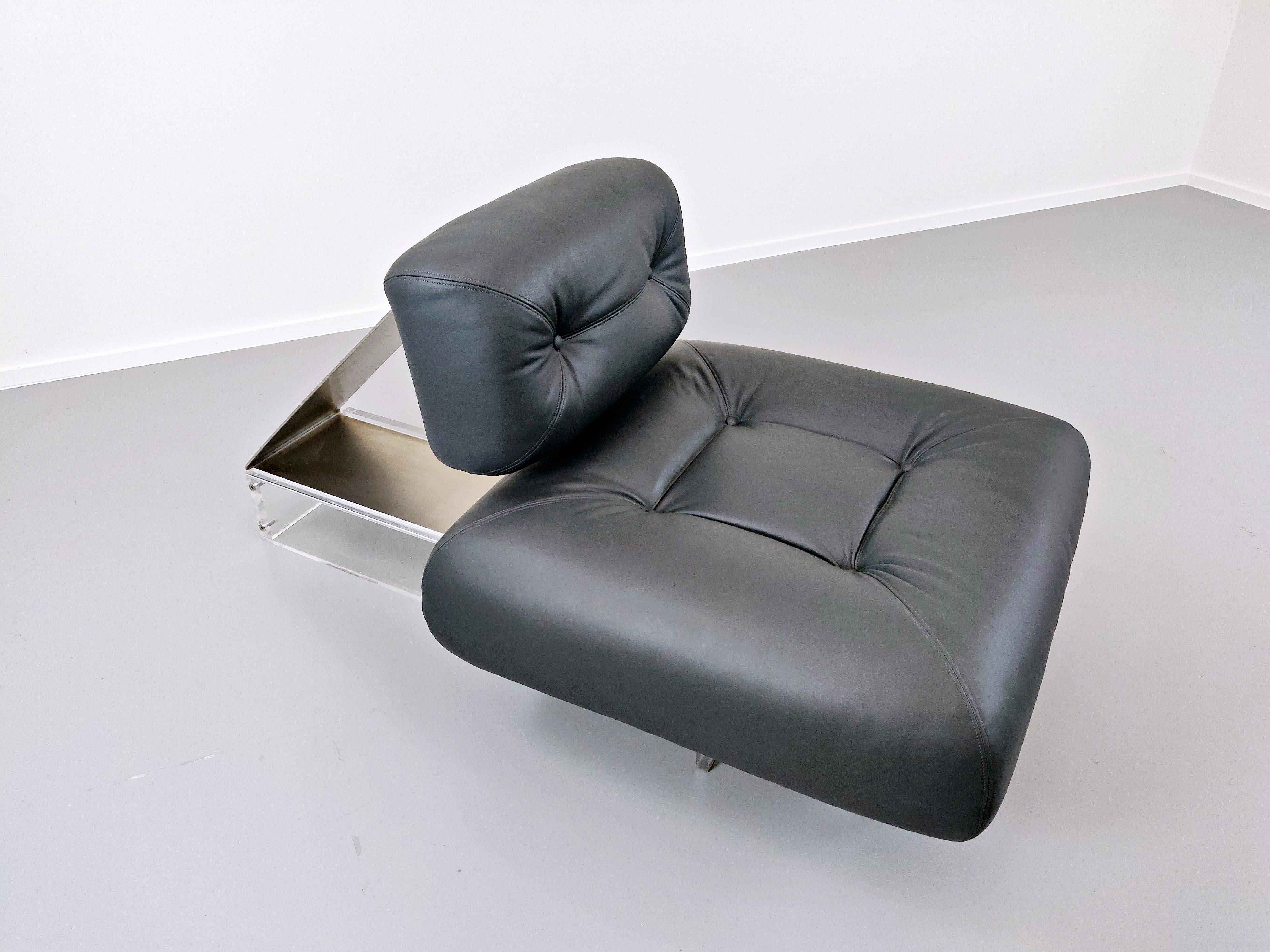 Lounge Chair by Oscar Niemeyer in Plexiglass, Steel and Black Leather 3