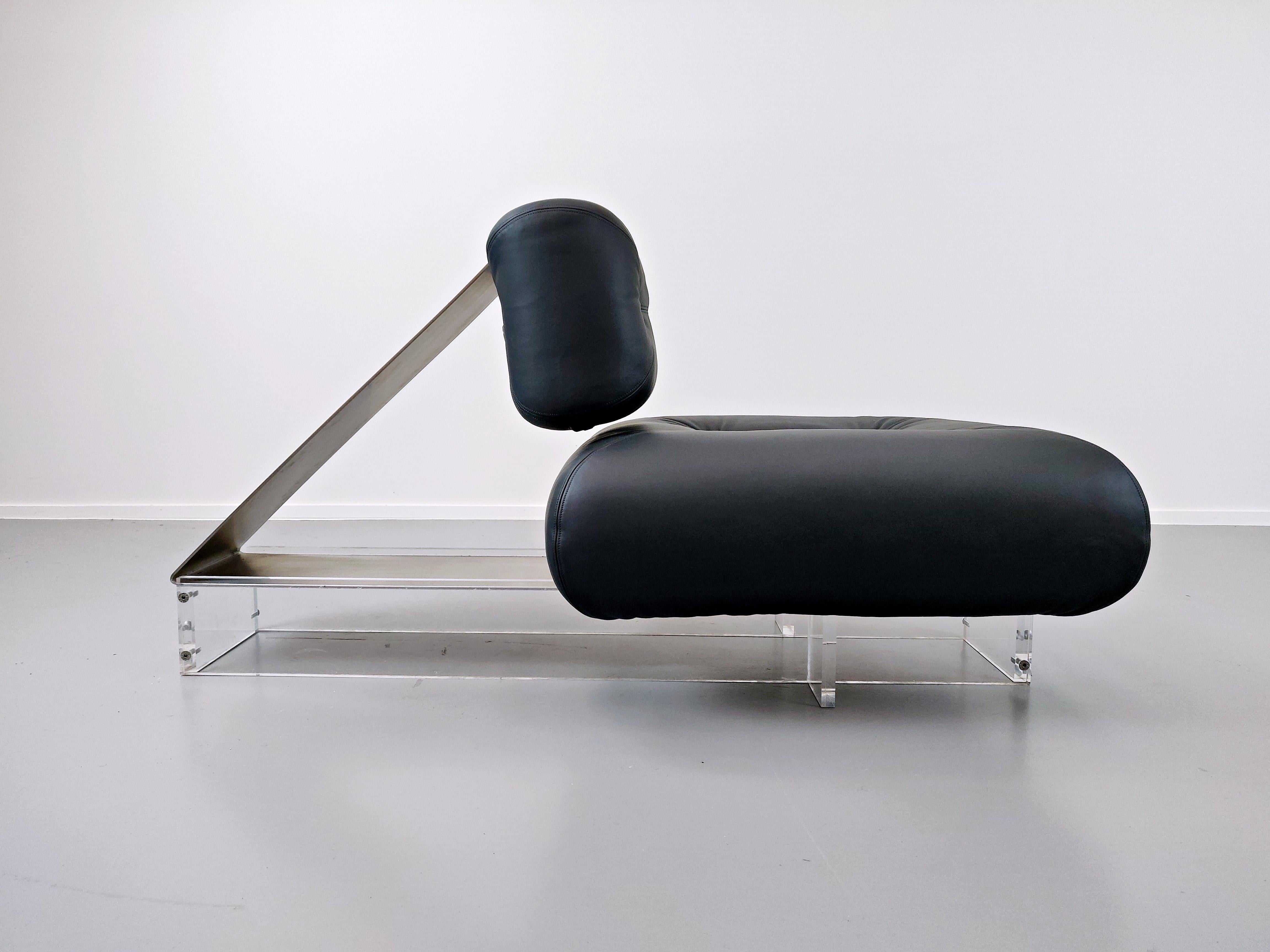 Lounge Chair by Oscar Niemeyer in Plexiglass, Steel and Black Leather 4