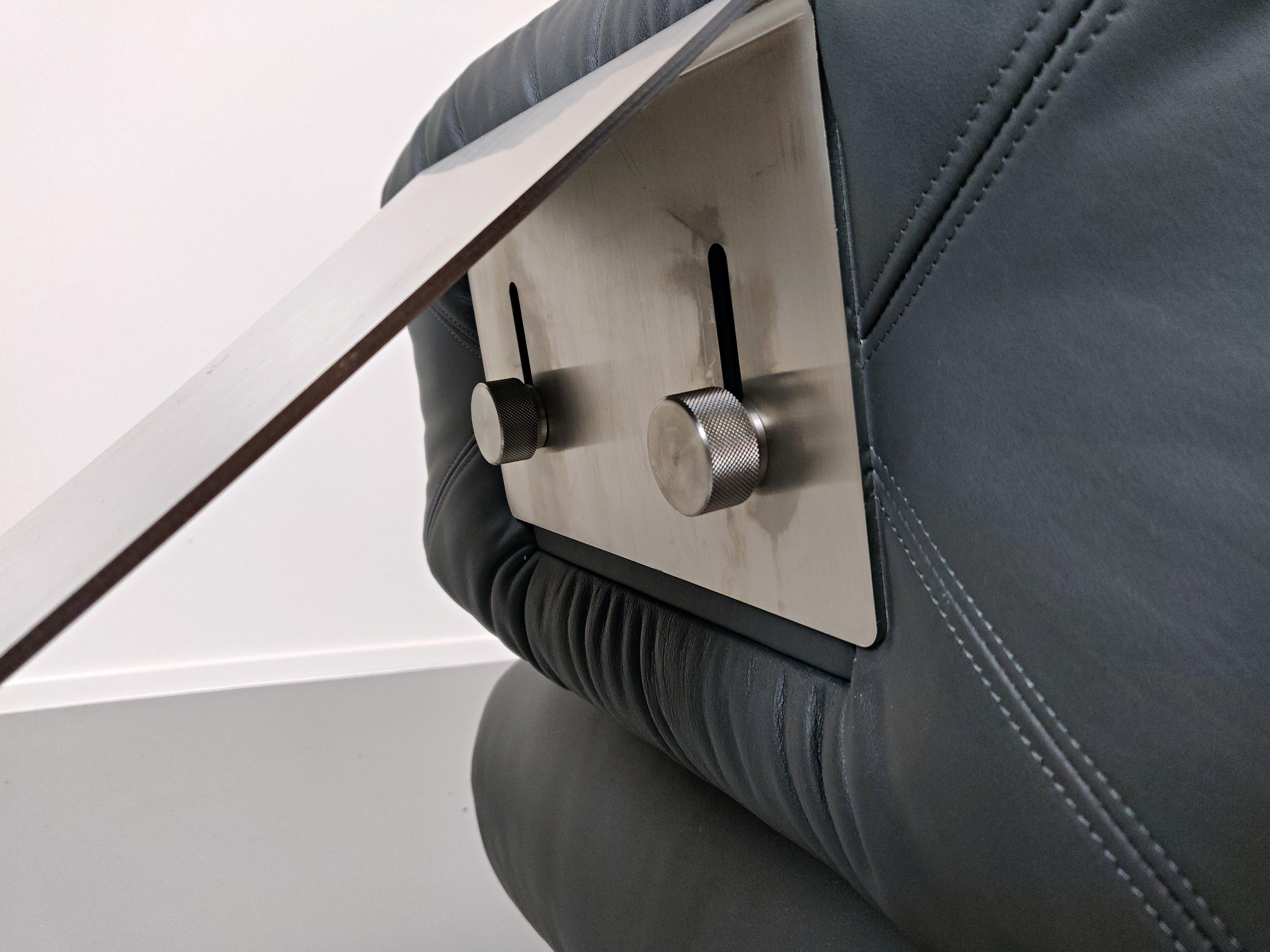 Lounge Chair by Oscar Niemeyer in Plexiglass, Steel and Black Leather 5