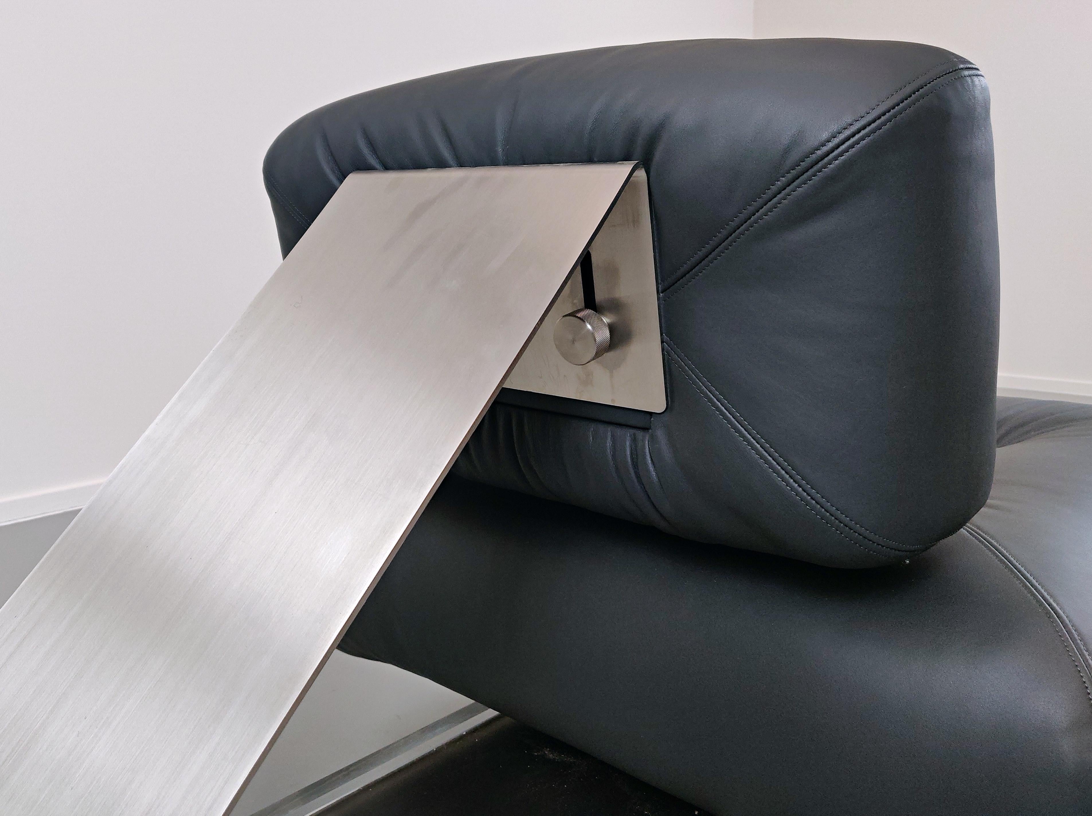 Lounge Chair by Oscar Niemeyer in Plexiglass, Steel and Black Leather 7