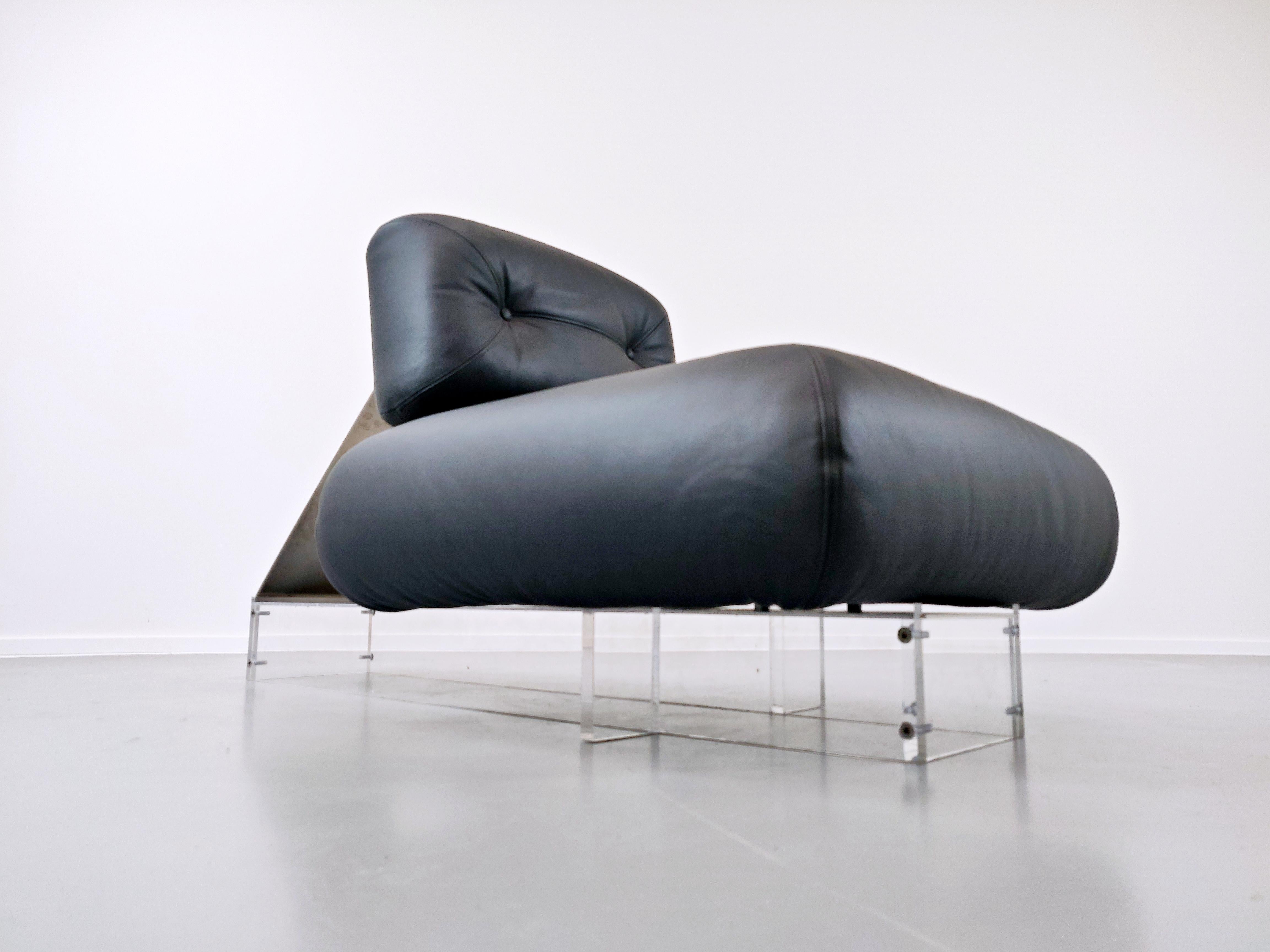 Lounge Chair by Oscar Niemeyer in Plexiglass, Steel and Black Leather 1
