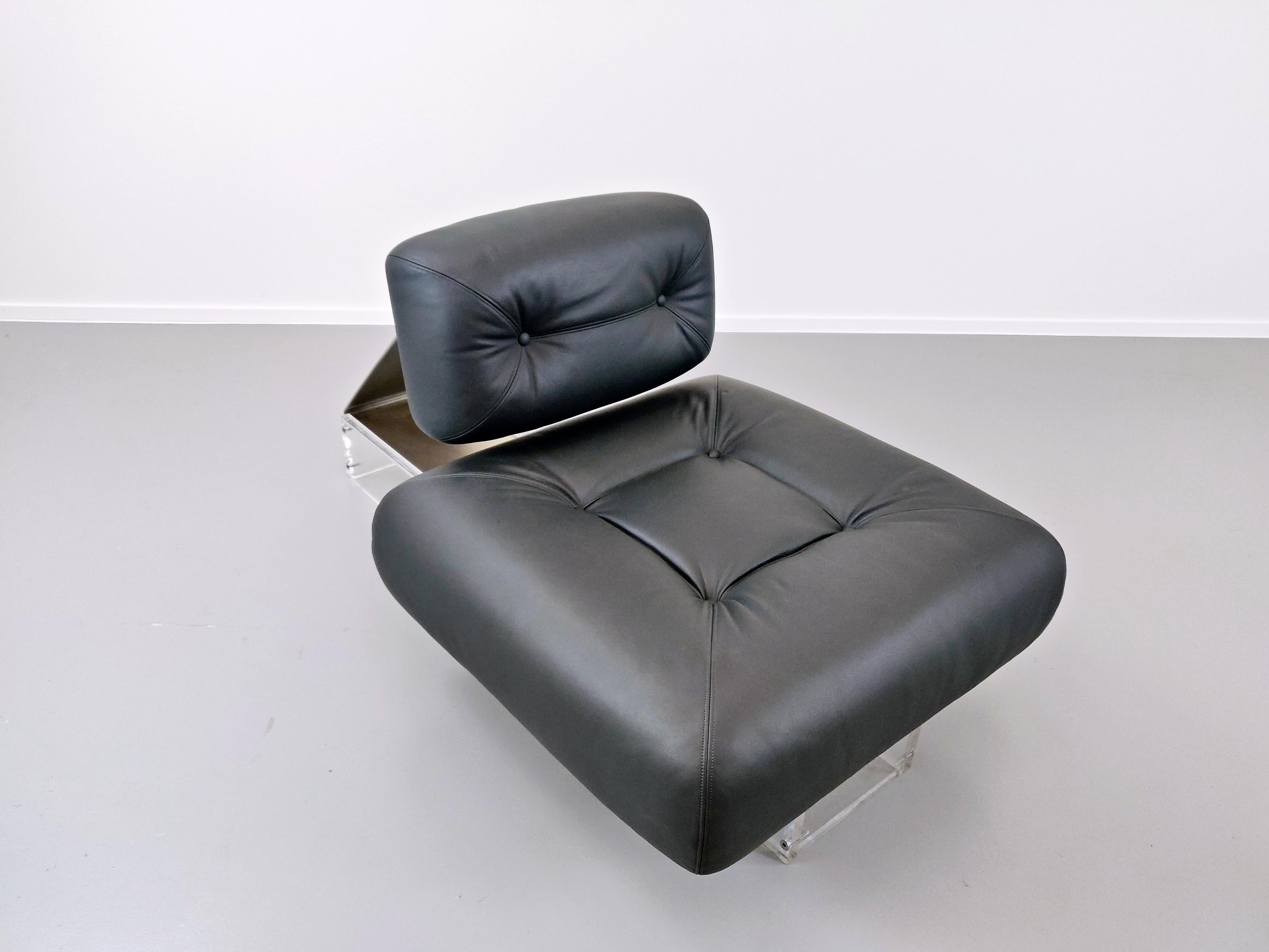 Lounge Chair by Oscar Niemeyer in Plexiglass, Steel and Black Leather 2
