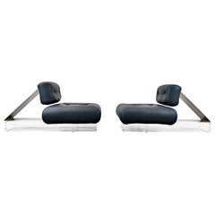 Fauteuil de salon Oscar Niemeyer en plexiglas, acier et cuir noir