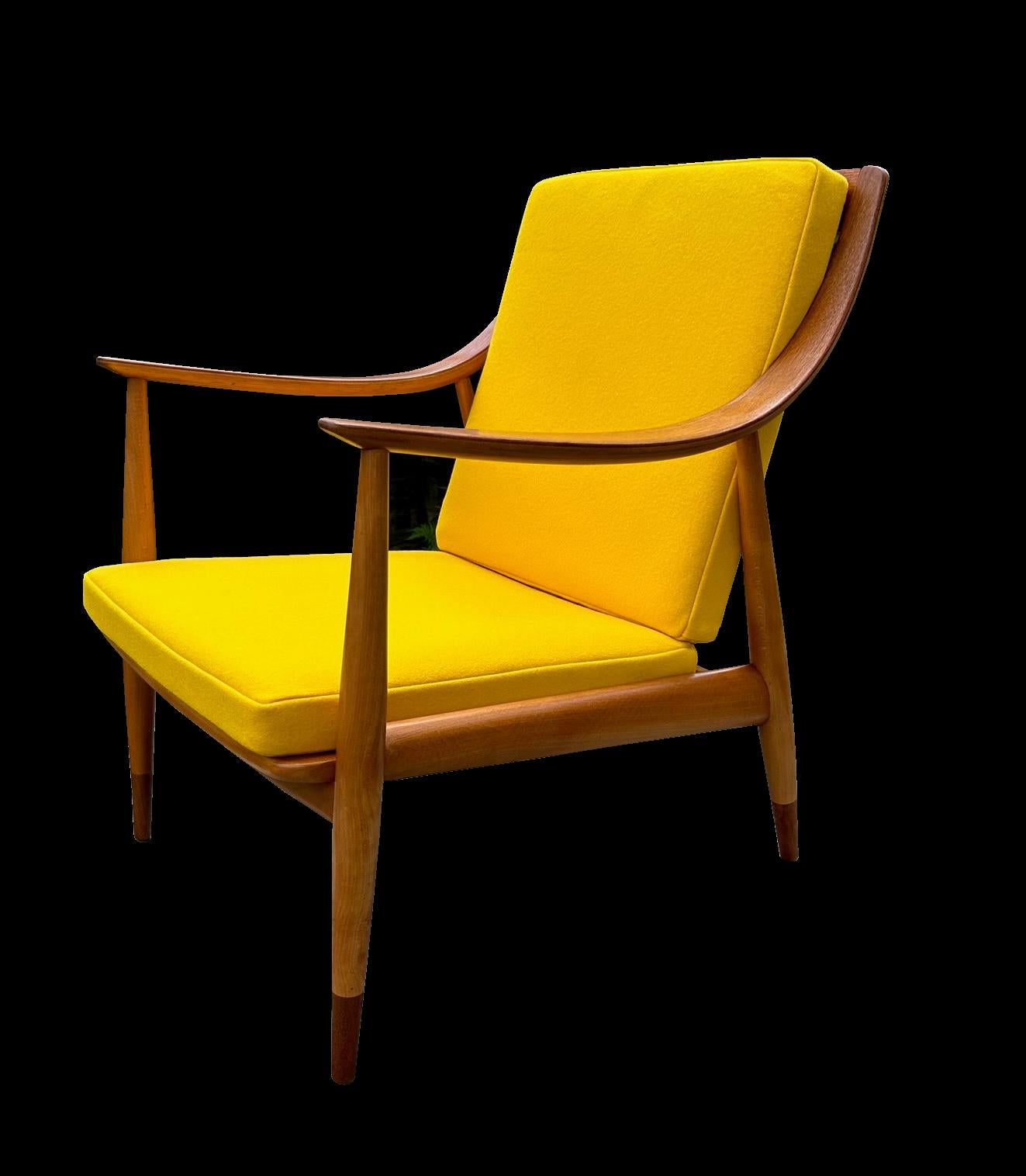 Scandinavian Modern Lounge Chair by Peter Hvidt & Orla Molgaard-Nielsen for France & Daverkosen For Sale