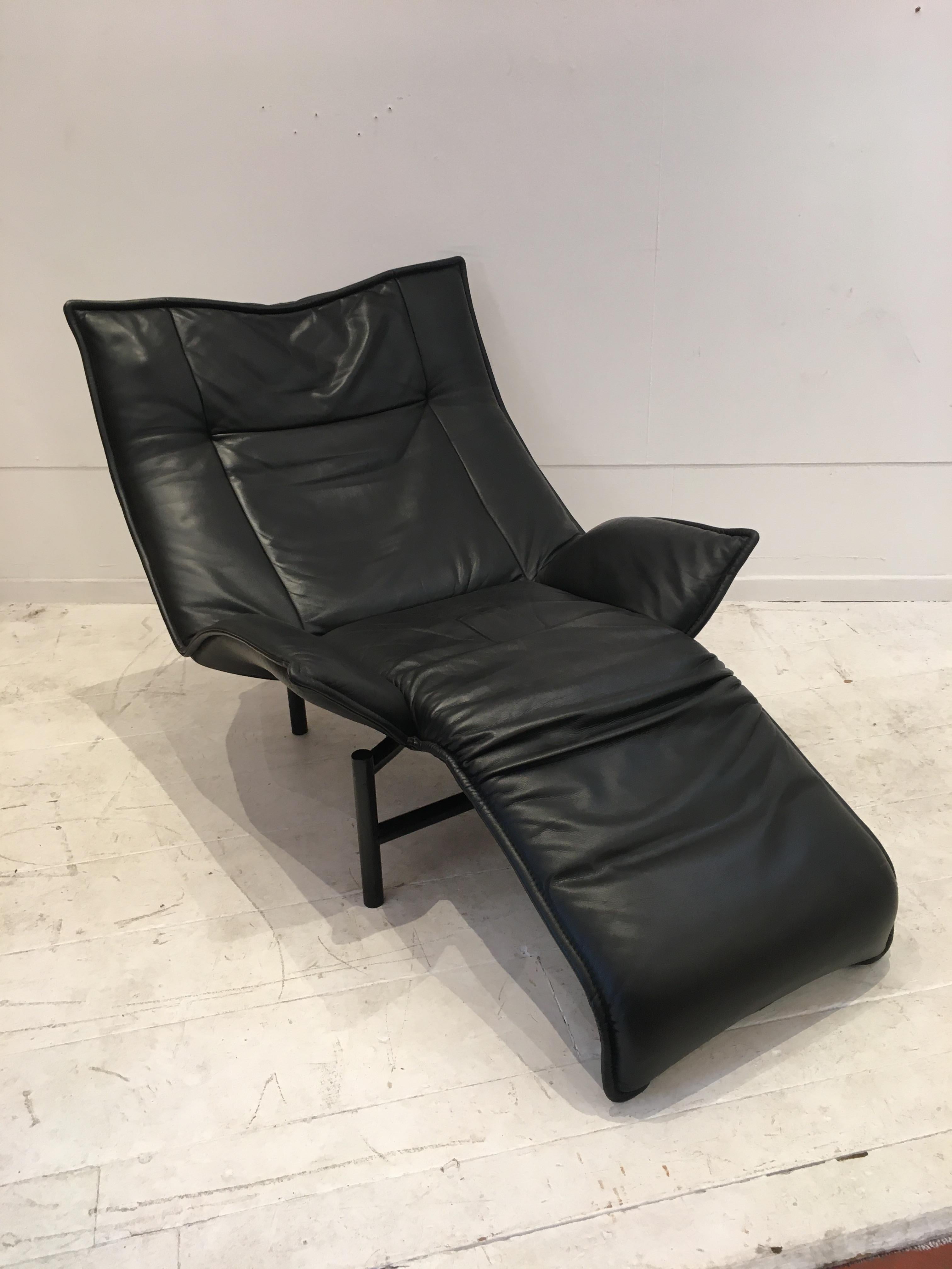 Vico Magistretti lounge chair for Cassina model 