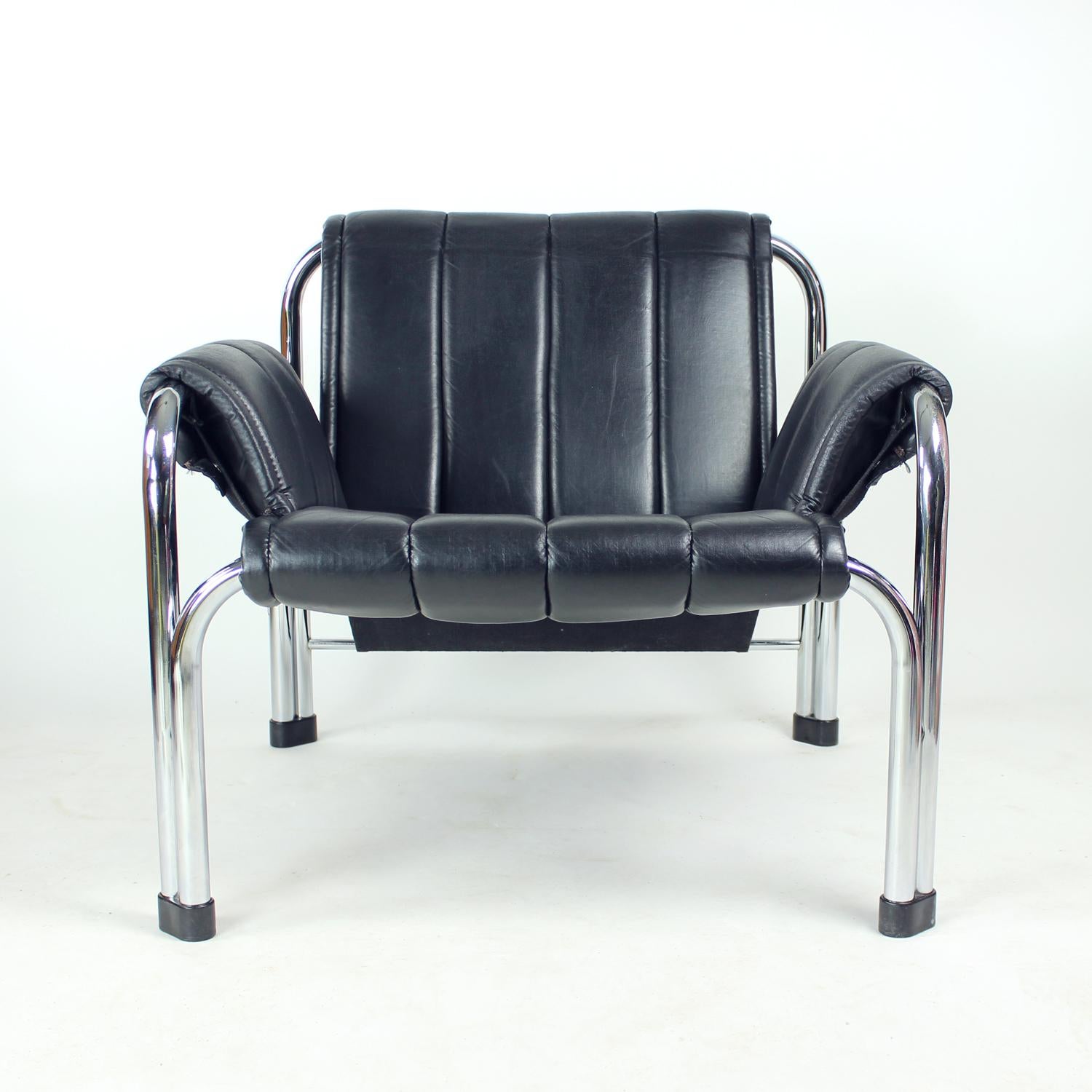 Mid-Century moderno Sedia da salotto di Viliam Chlebo in cromo e similpelle, Kodreta 1979