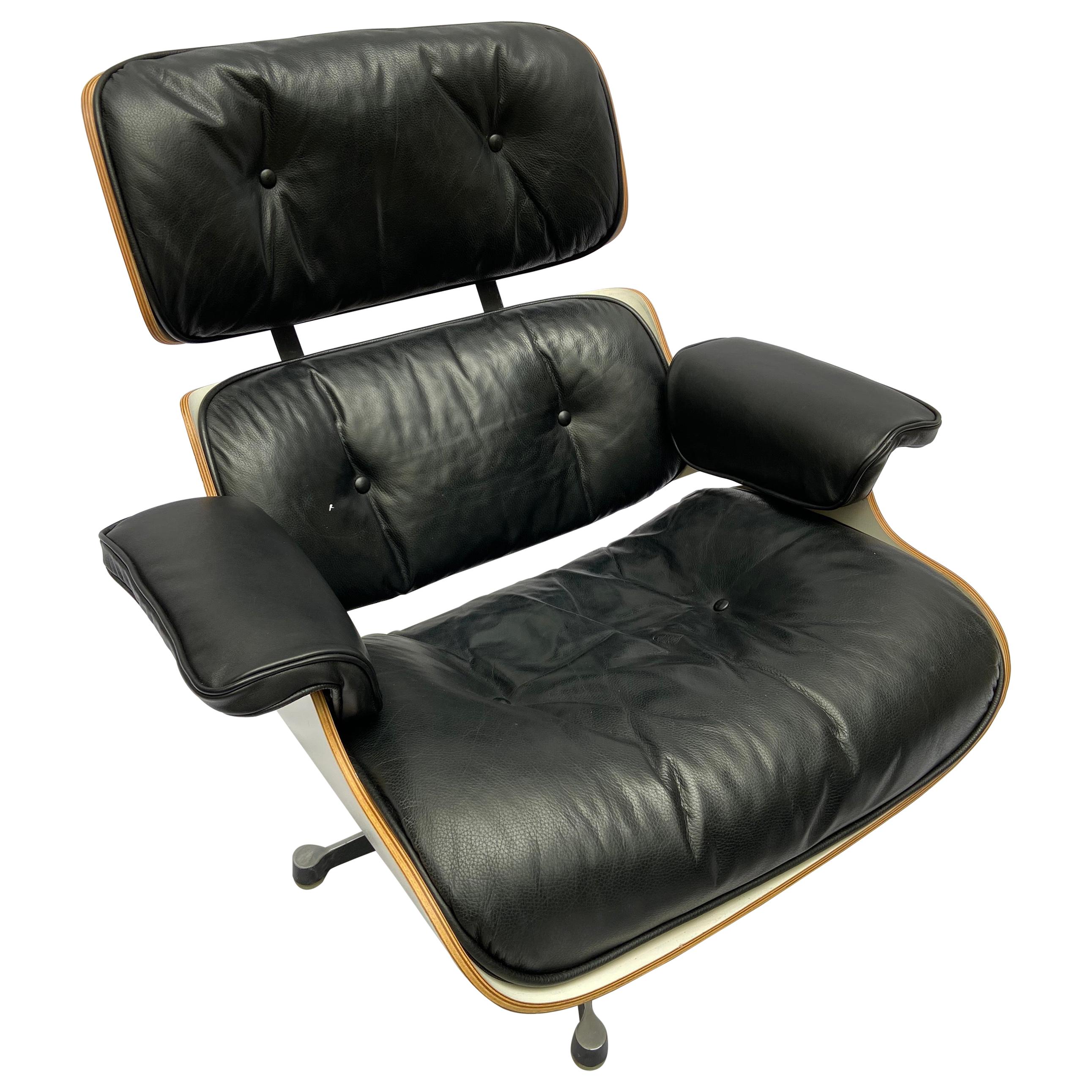 Lounge Chair Charles Eames and Ottoman, 1977, Mobilier International