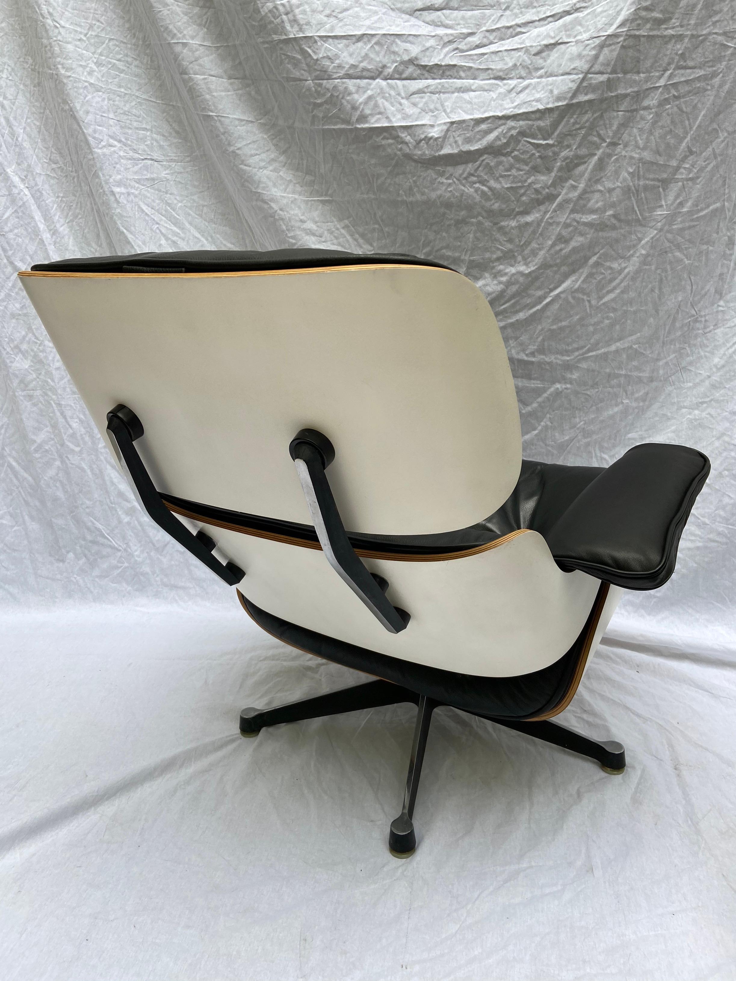 Charles Eames - Very rare version -
Lounge chair and ottoman
Black leather and white stained rosewood
Edition Hermann Miller for Mobilier International / Stamped Mobilier International
circa 1977
Superb condition
6900 Euros all together
Chair