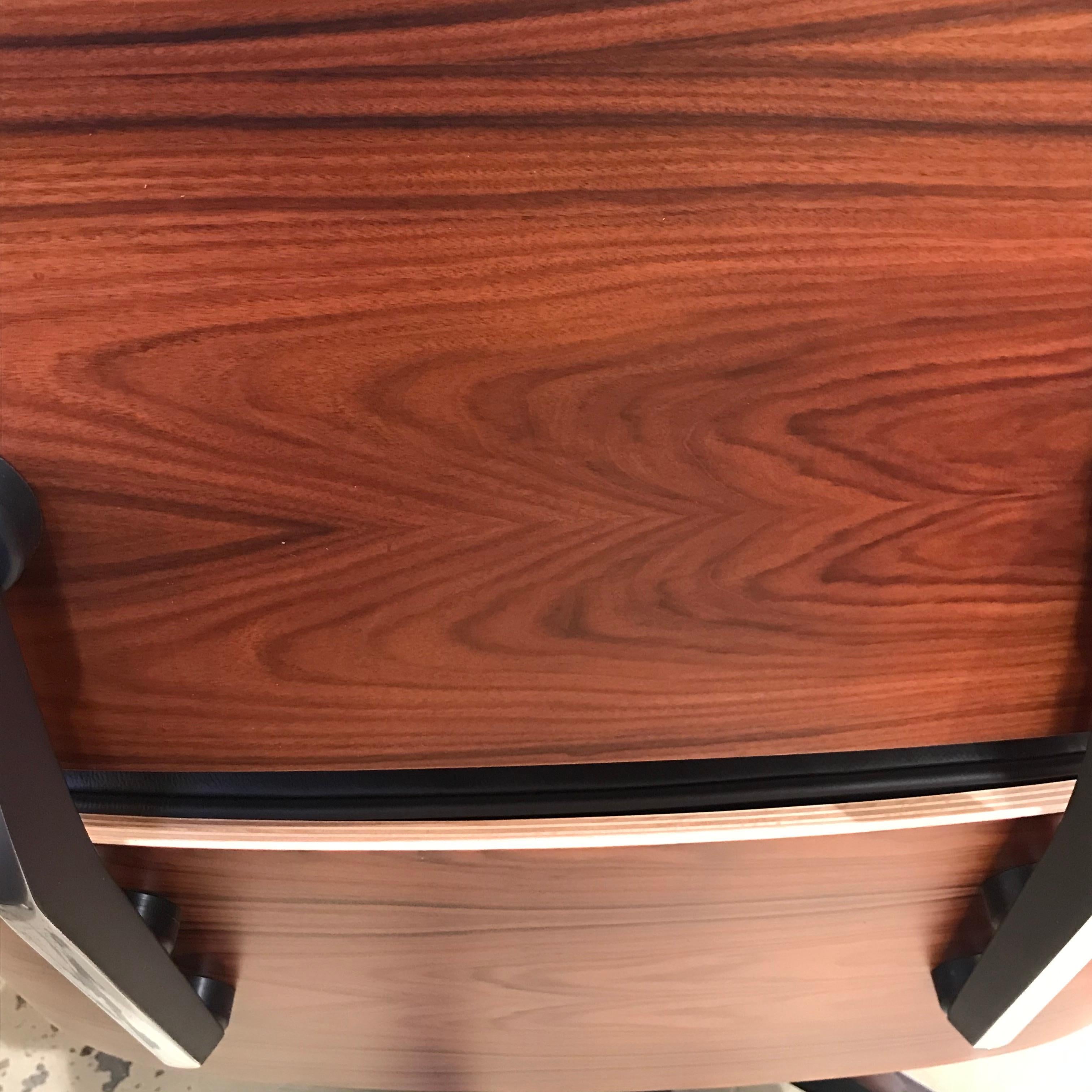 Lounge Chair Charles Eames and Ottoman, 2015 In Excellent Condition In Saint Ouen, FR