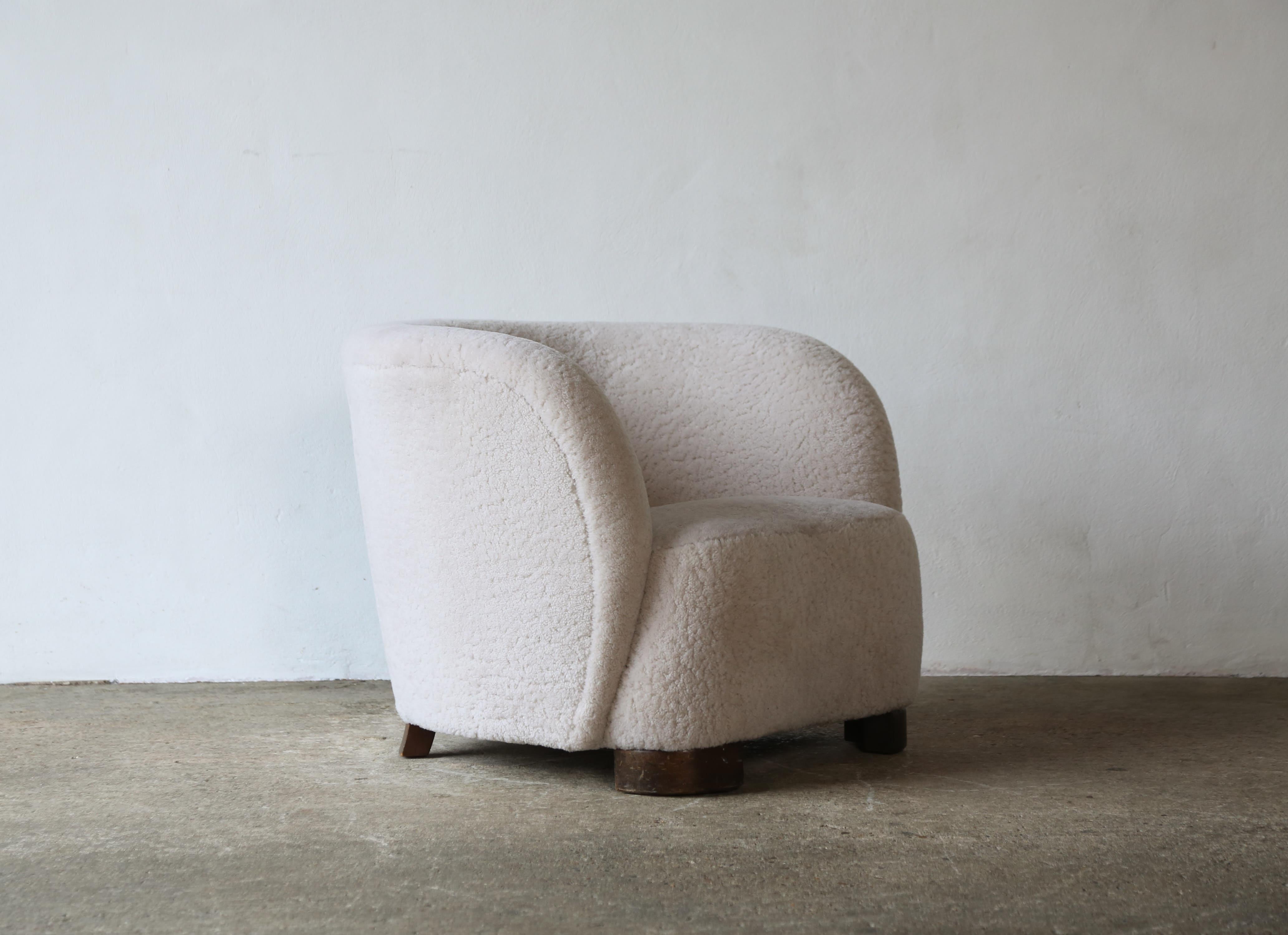 Mid-Century Modern Lounge Chair, Denmark, 1940s, Newly Upholstered in Sheepskin For Sale