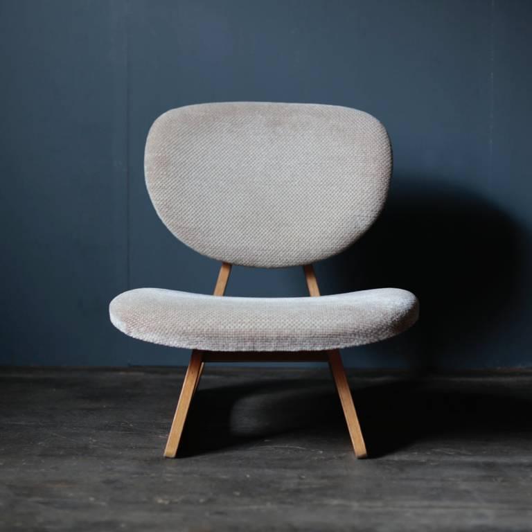 Japanese Lounge Chair Designed by Junzo Sakakura Manufactured by Tendo Mokko in Japan