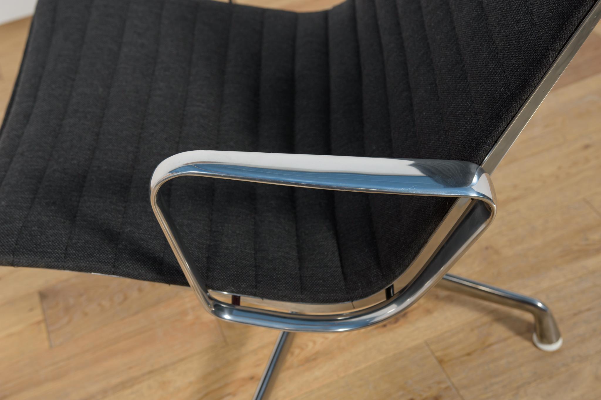 Lounge Chair EA124 by Charles & Ray Eames for Herman Miller, United States, 1980 For Sale 10