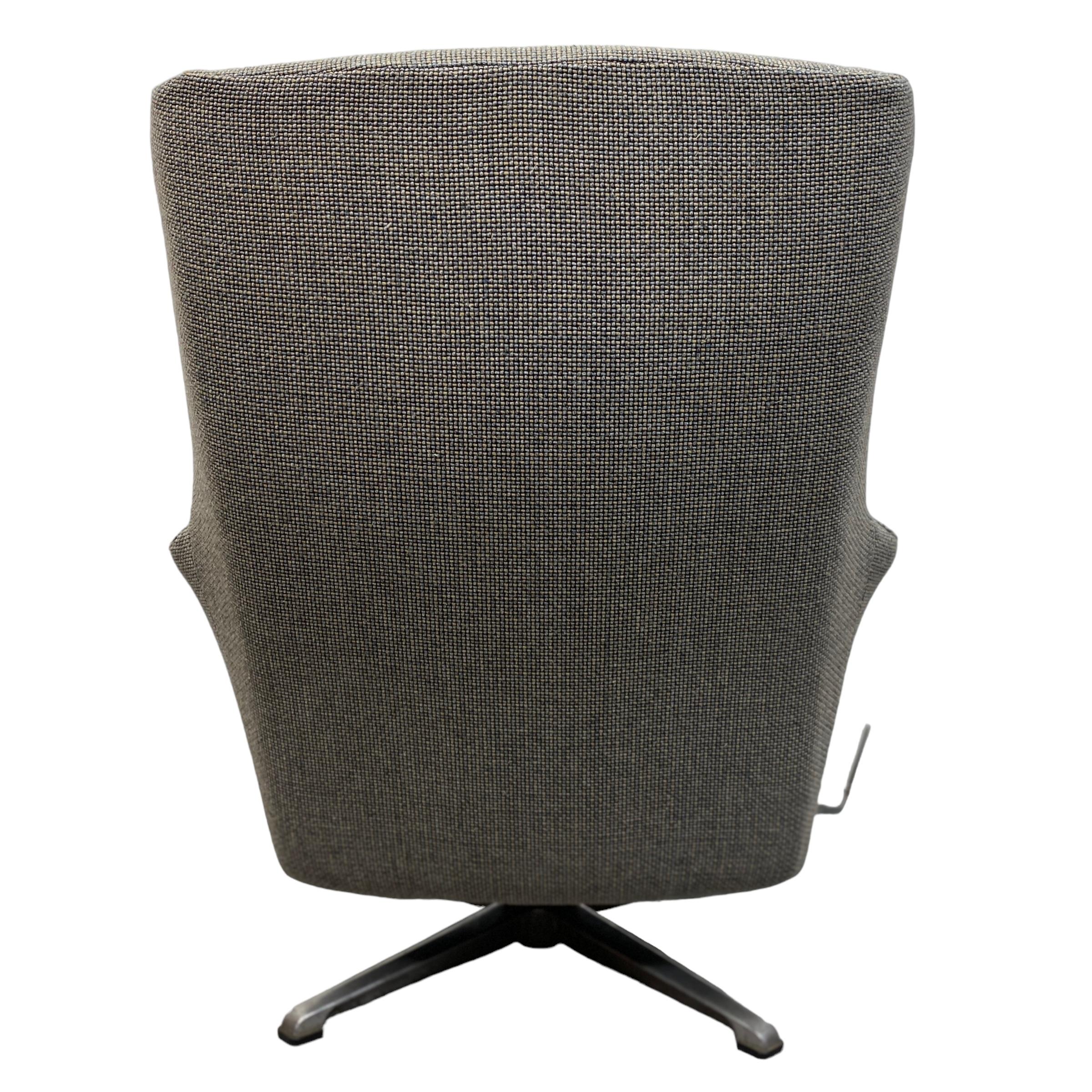 Lounge Chair & Footstool Finland Peem 6