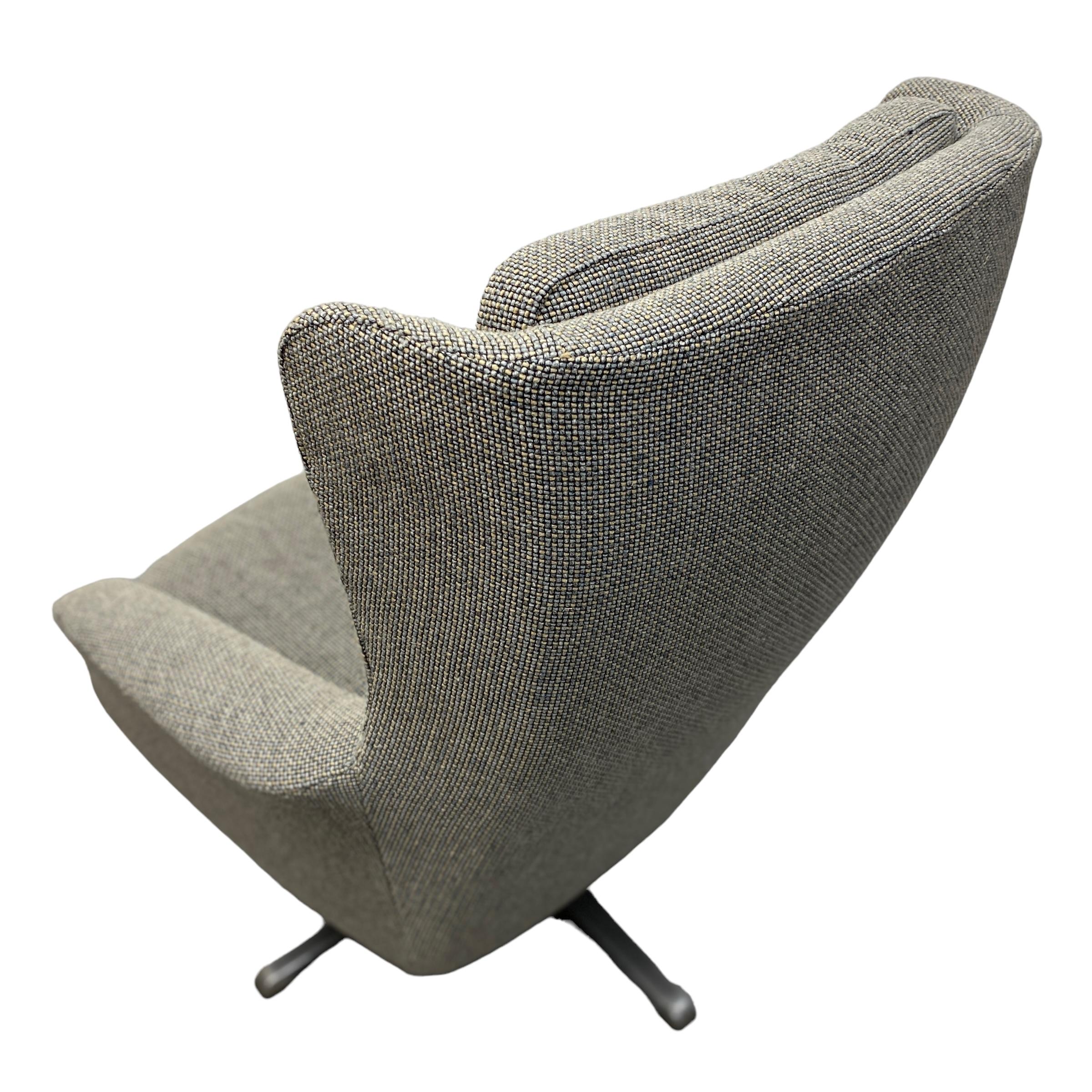 Lounge Chair & Footstool Finland Peem 9