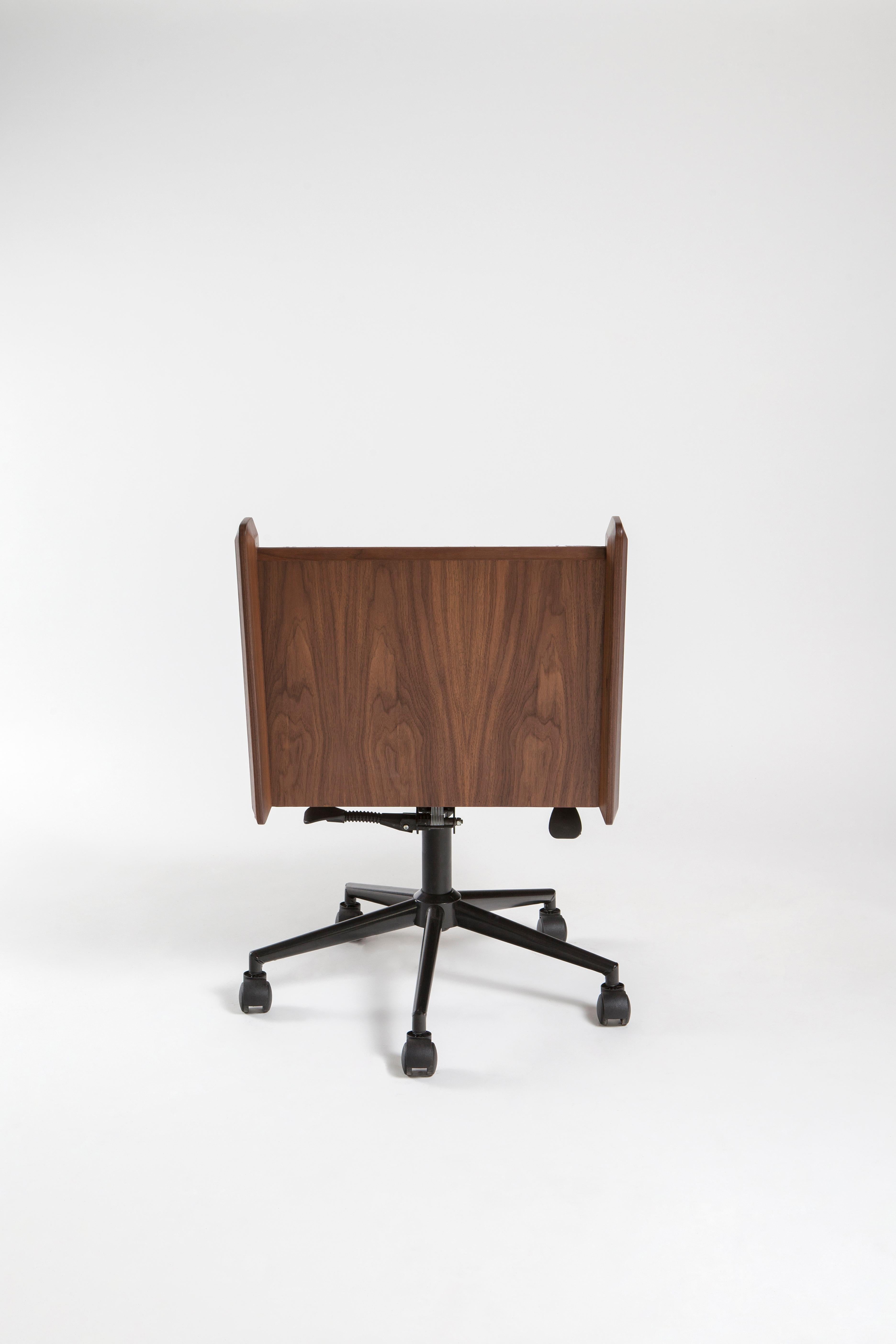 Turc Fauteuil de salon, chaise longue en bois ou en cuir de style international, fauteuil de bureau en vente