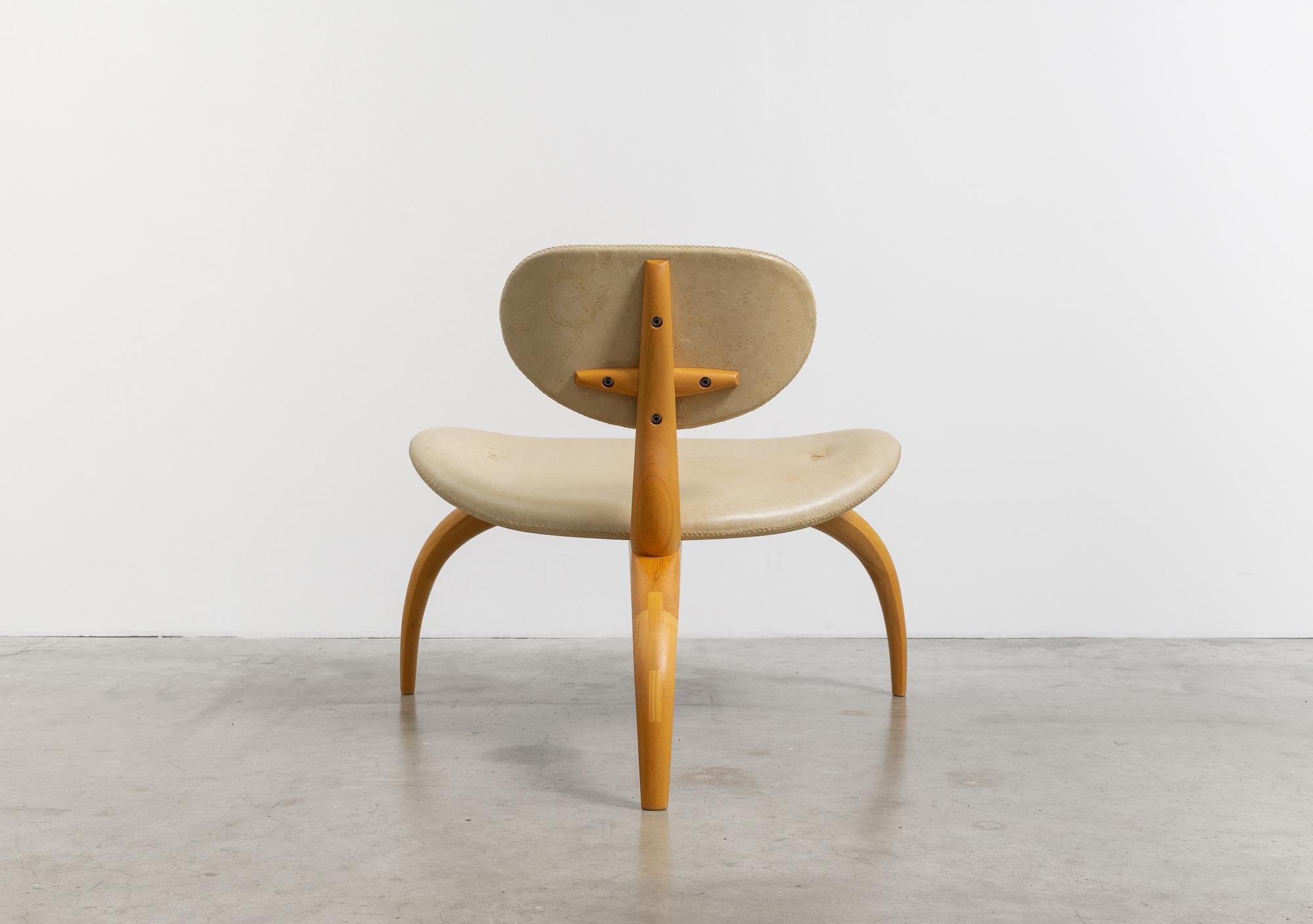Americano Lounge Chair - Sedia moderna rustica realizzata a mano in frassino e pelle cucita a mano in vendita