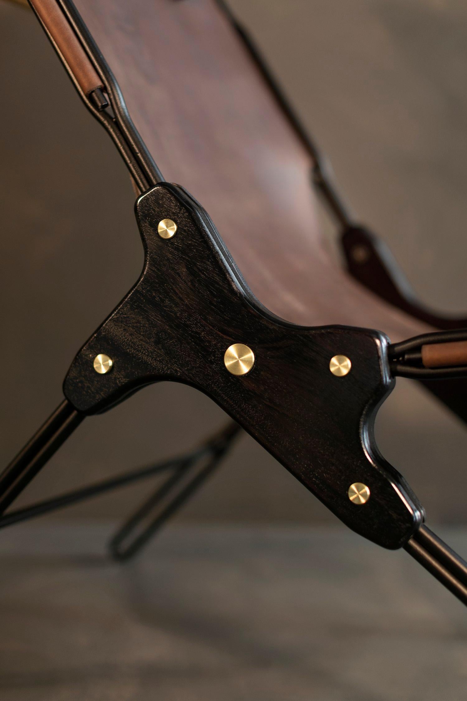 Perfidia_01 Lounge Chair Brown von ANDEAN, REP von Tuleste Factory (Neoklassisch) im Angebot