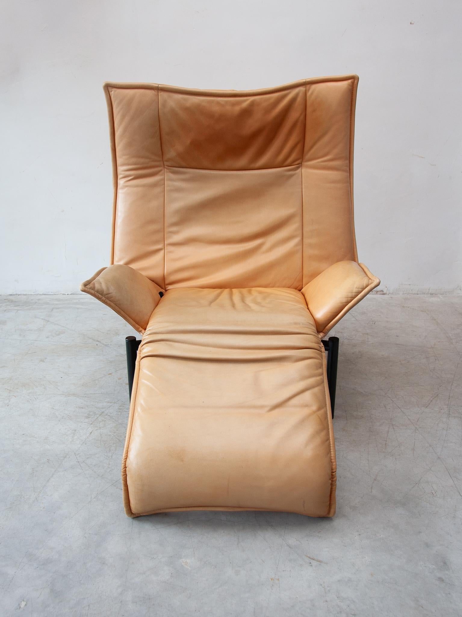 Italian Lounge Chair in Camel Leather design by Vico Magistretti for Cassina, 1980