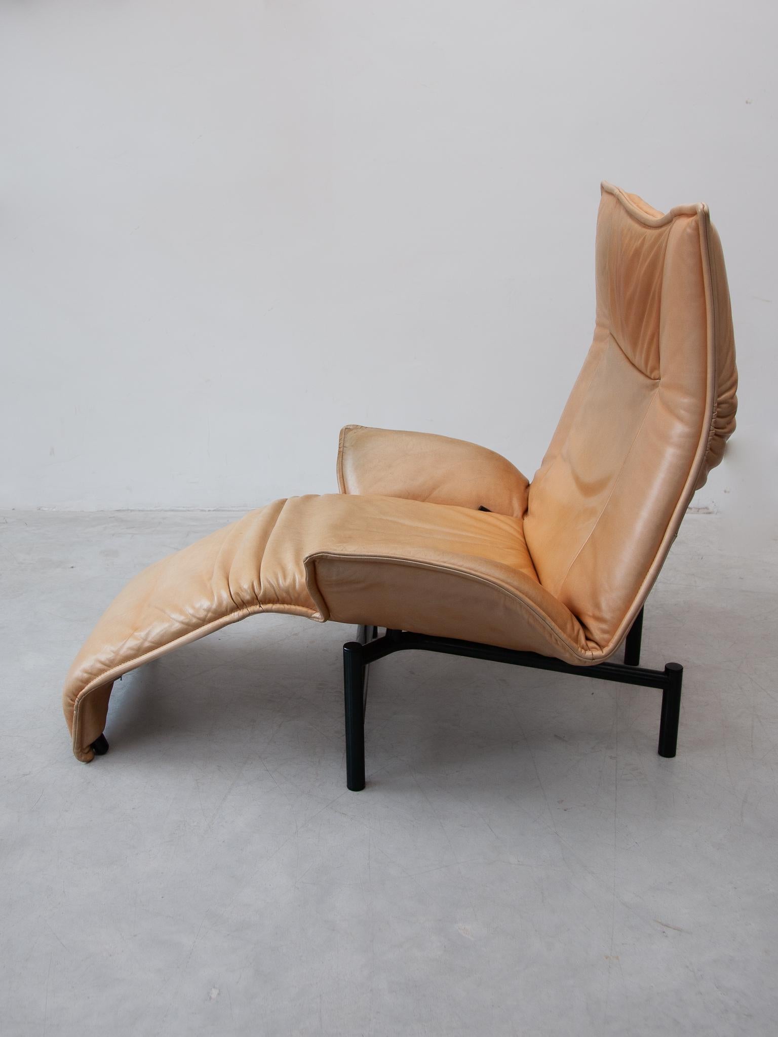 Late 20th Century Lounge Chair in Camel Leather design by Vico Magistretti for Cassina, 1980