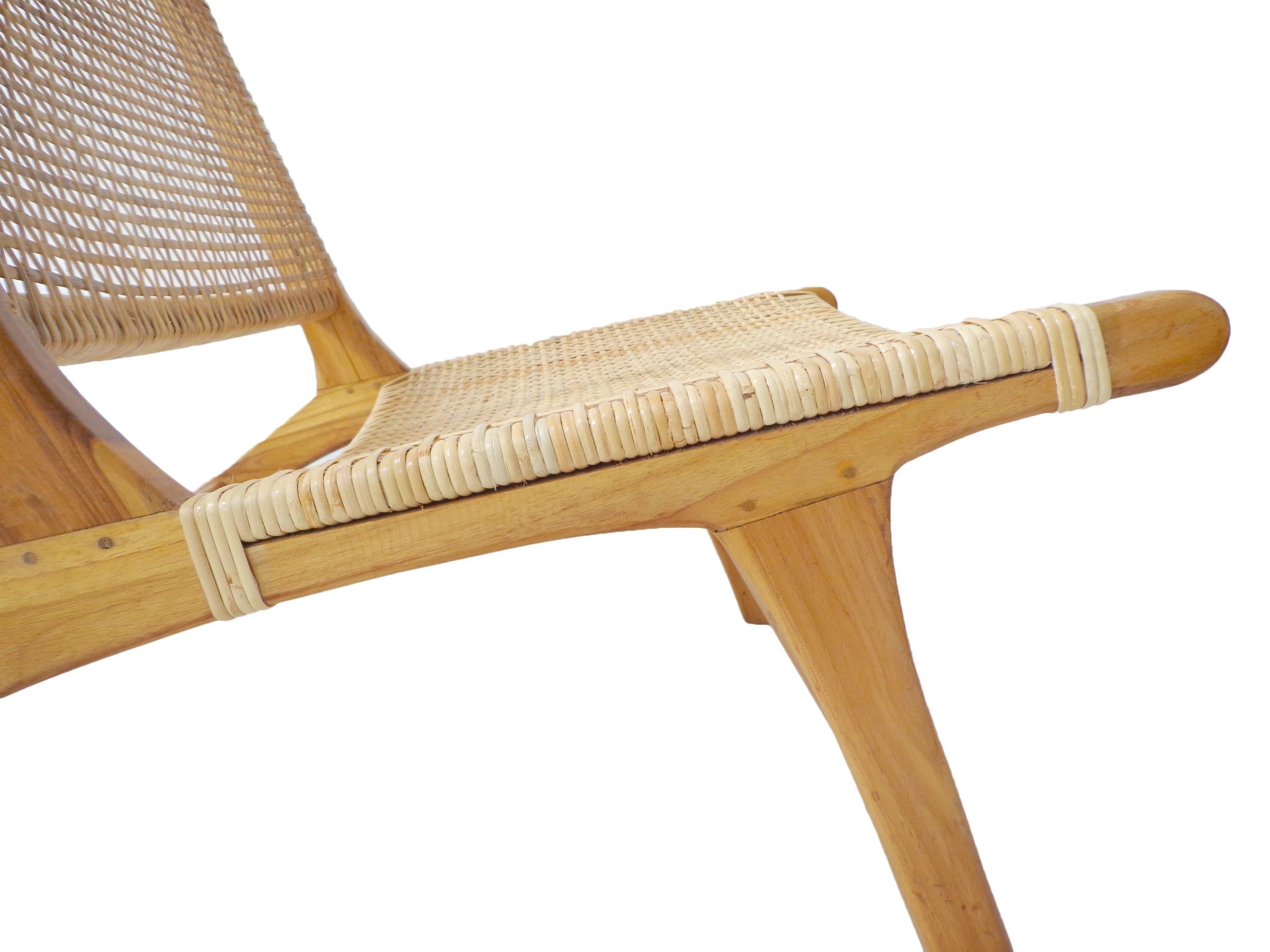 Lounge Chair in Cane and Solid Wood, Brazilian & Midcentury Style, Modern In Good Condition For Sale In Amsterdam, NL