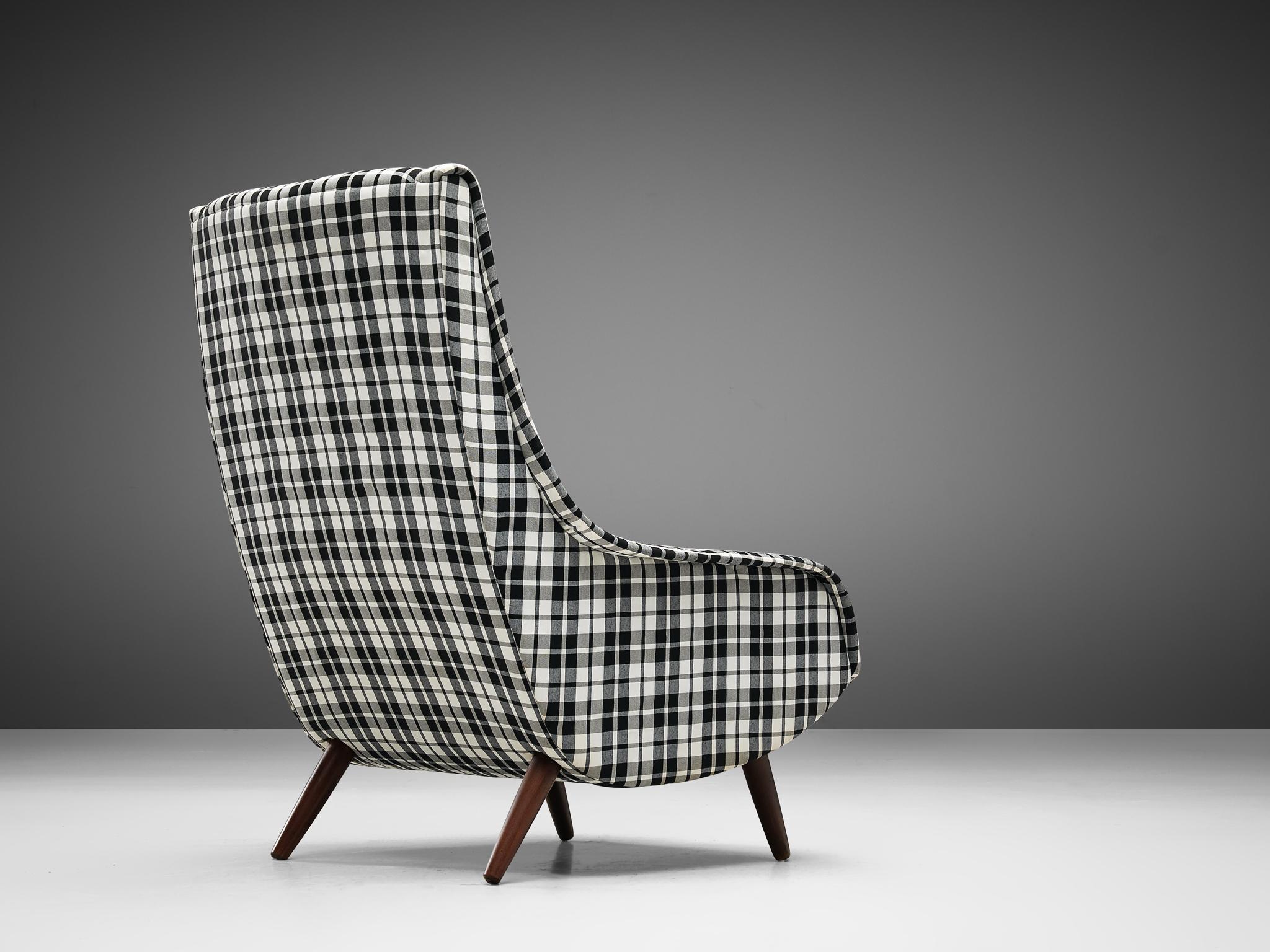 Danois Chaise longue danoise en tissu à carreaux rembourré en vente