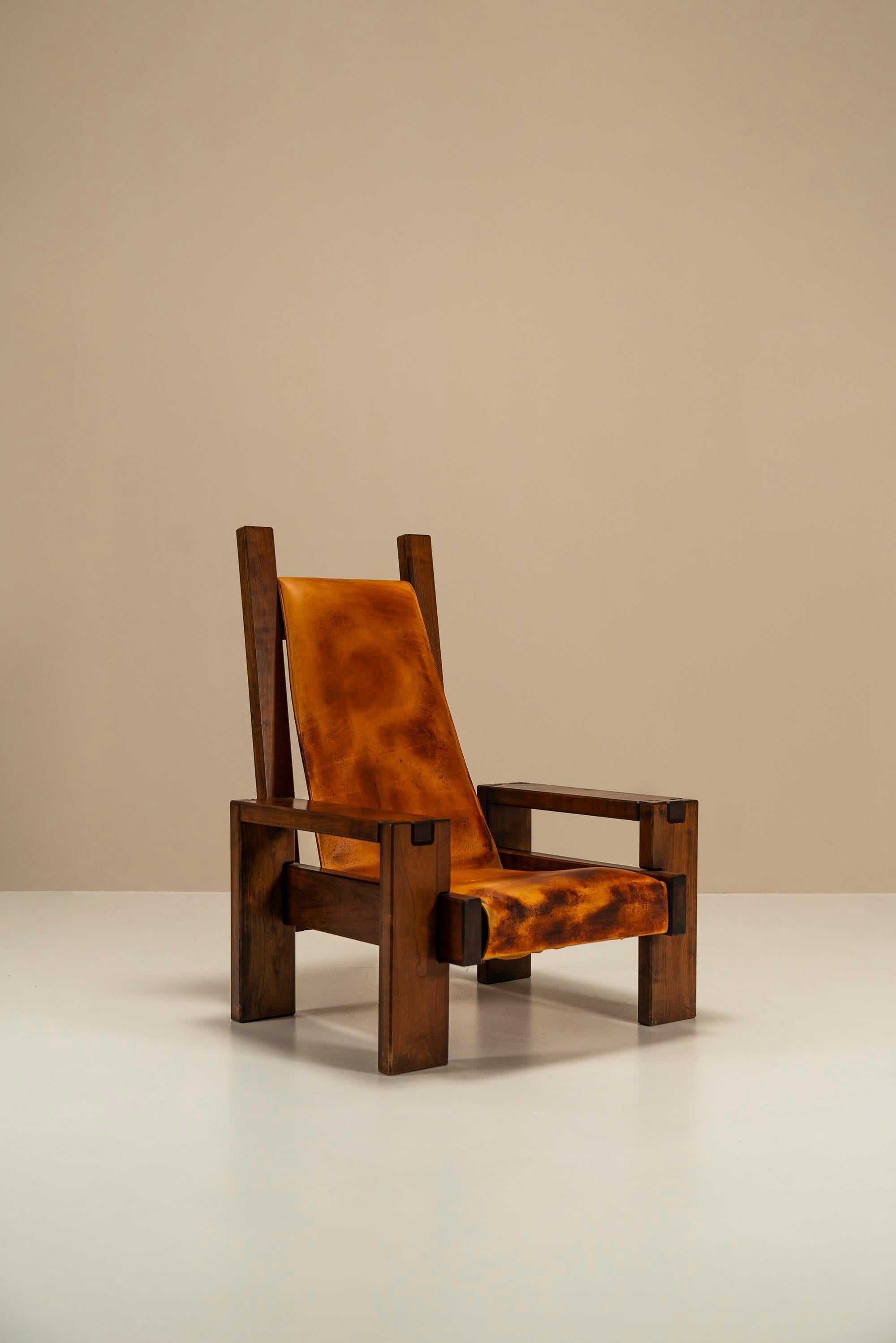 Lounge Chair In Elm and Leather In The Manner Of Pierre Chapo,  France 1970s For Sale 2