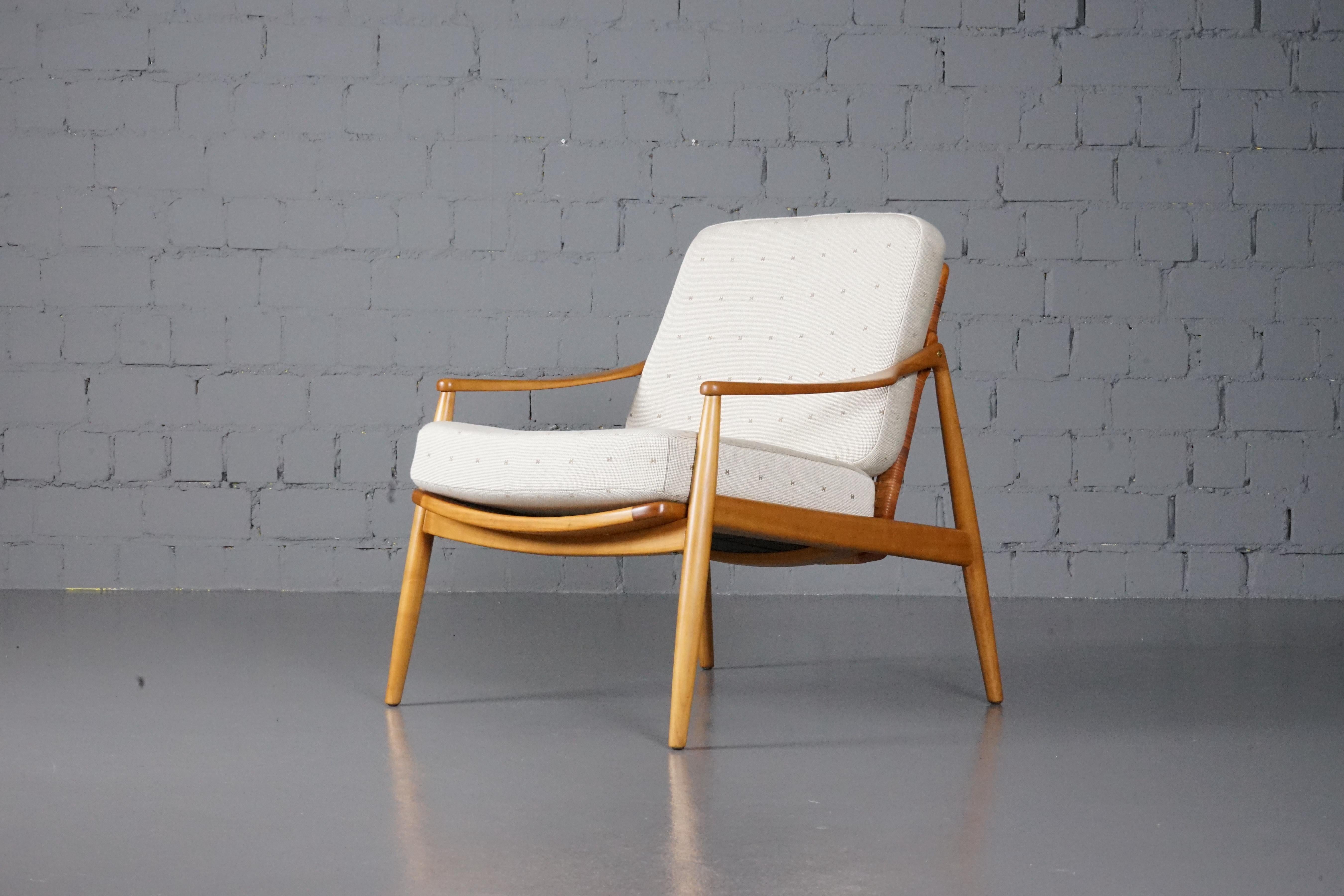 German mid-century lounge armchair Type 400 by Hartmut Lohmeyer for Wilkhahn, designed around 1956. Production period 1956 to 1966.

New upholstery with high quality fabric by Hermes Paris/ Dedar, Milano. 
Semis De H col.M01 écru. Like the links