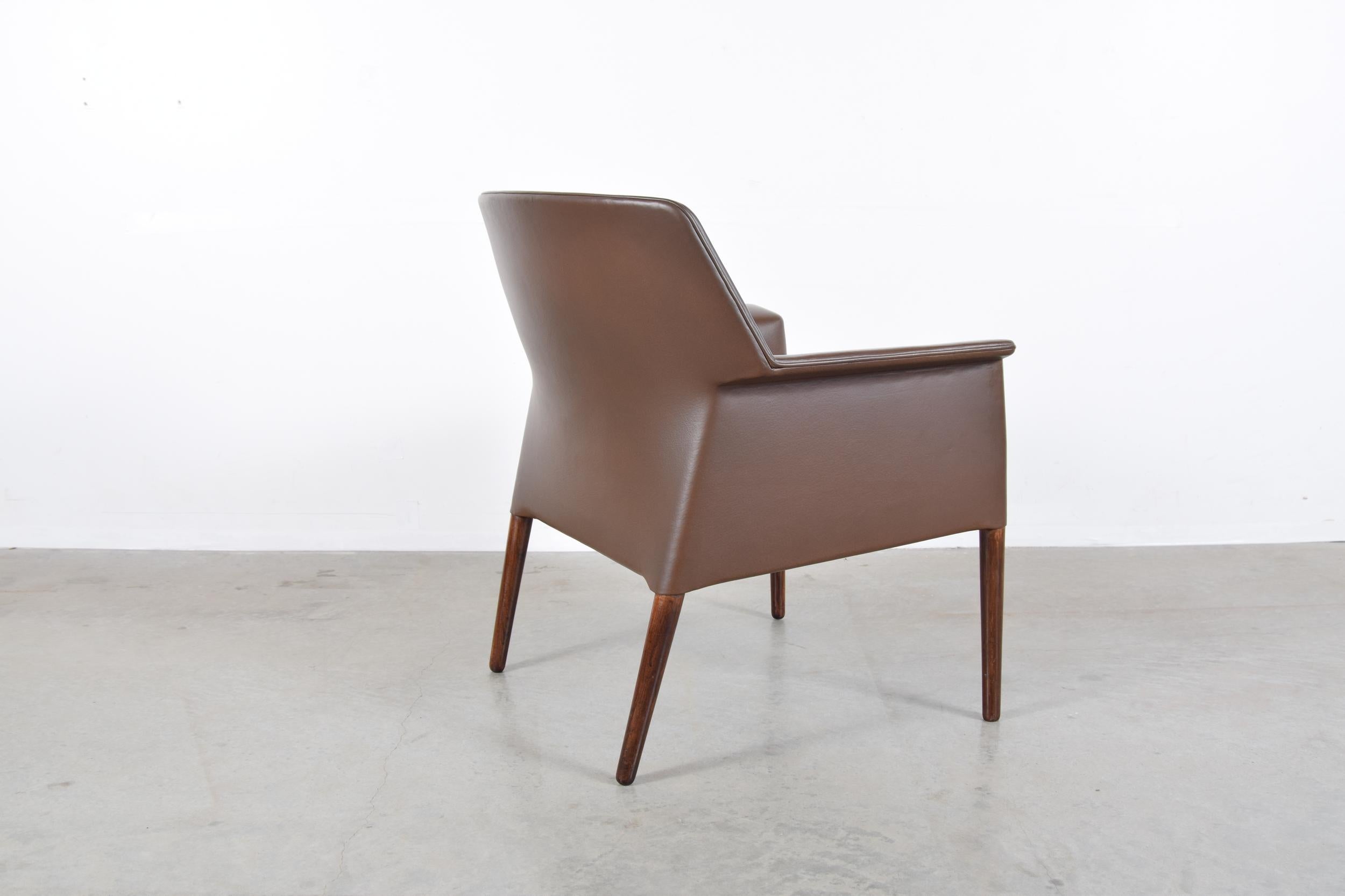 20th Century Leather Lounge Chair by Ejnar Larsen & Aksel Bender Madsen, Denmark, 1950s For Sale