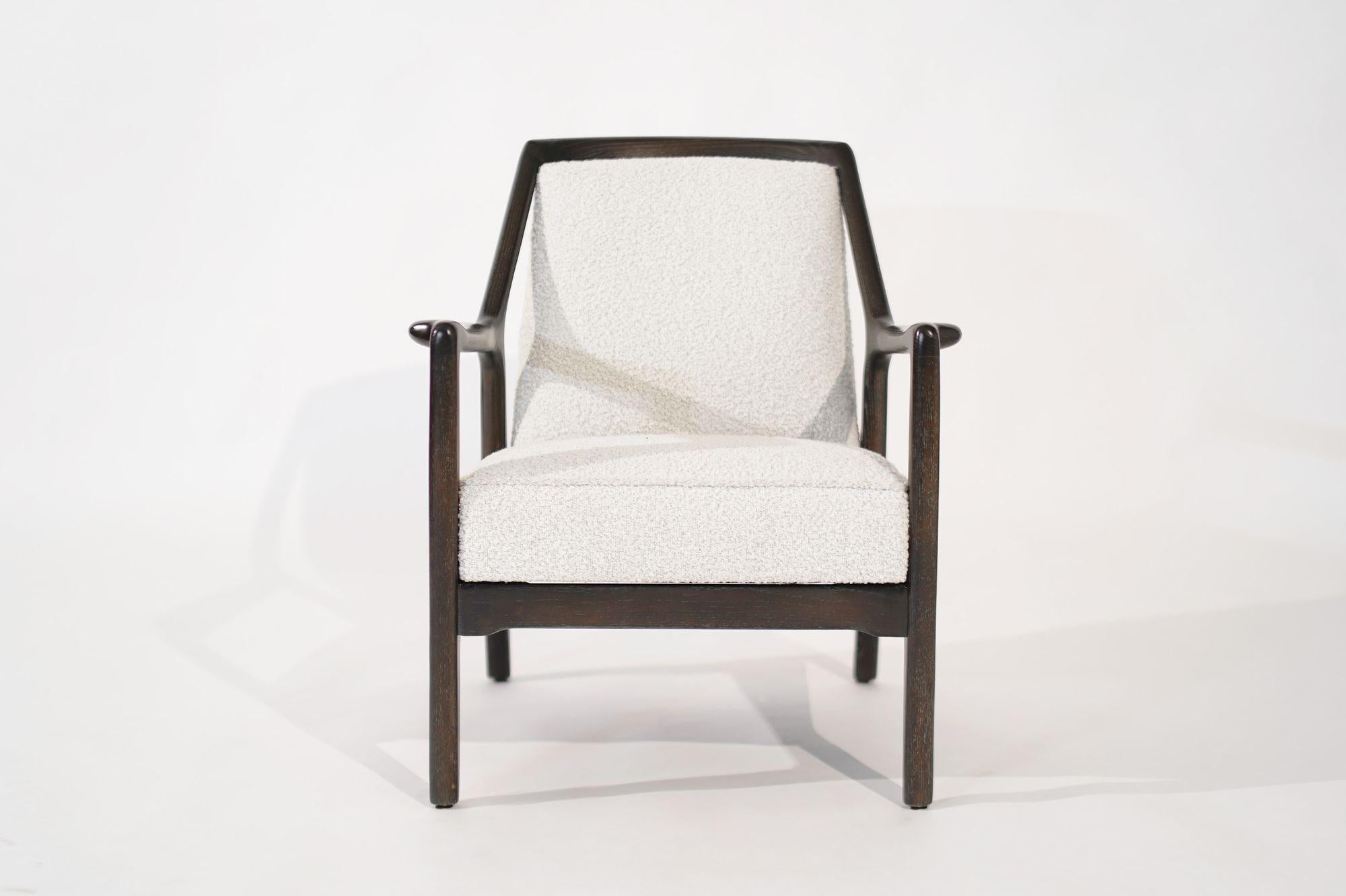 Erleben Sie die Raffinesse der Mitte des Jahrhunderts mit dem Limed Oak Lounge Chair von Jack Van Der Molen, circa 1950er Jahre. Dieses ikonische Stück wurde sorgfältig restauriert und zeigt den zeitlosen Charme des Designs der Jahrhundertmitte. Das