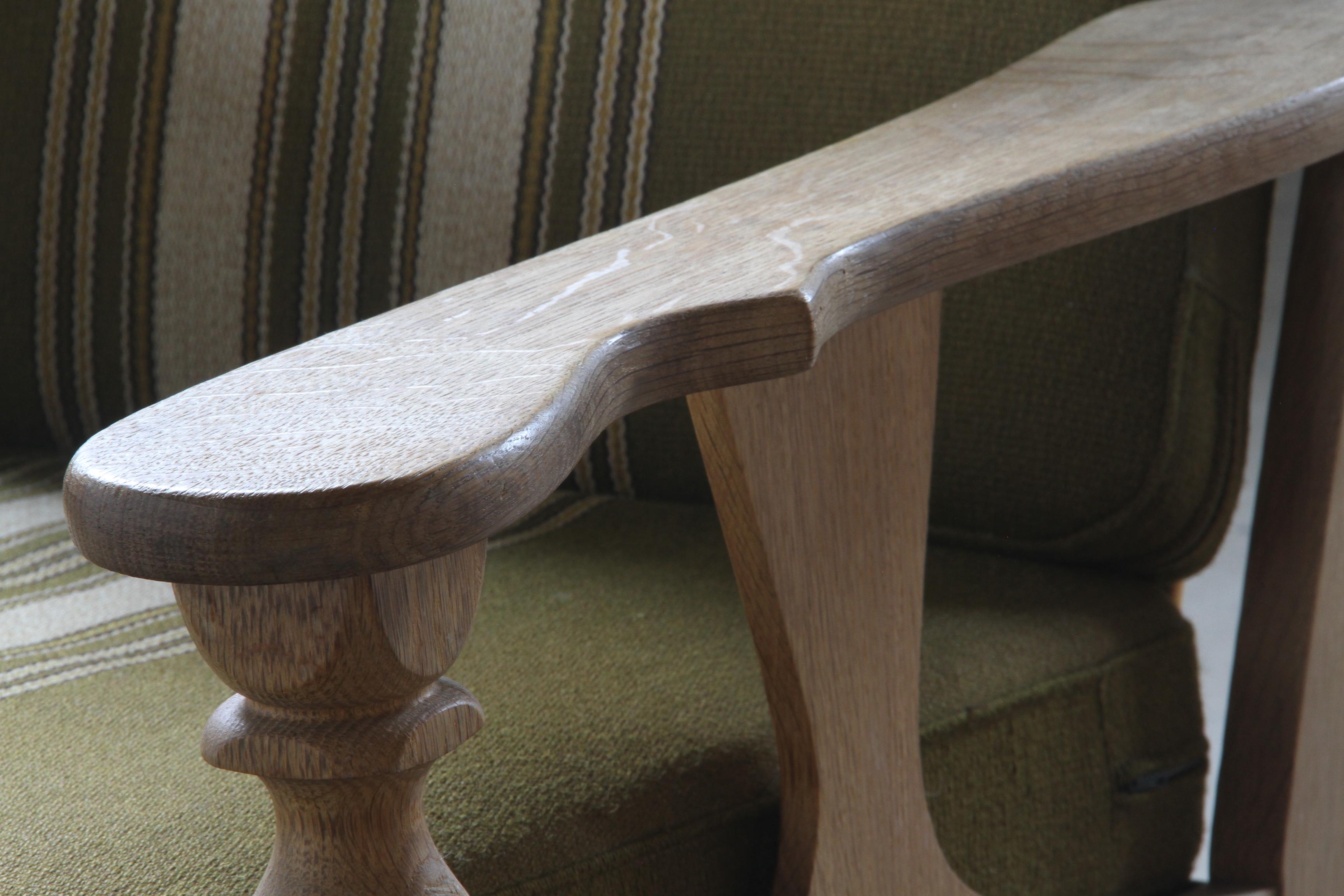 Chaise longue en Oak attribuée à Henning Kjærnulf en vente 6