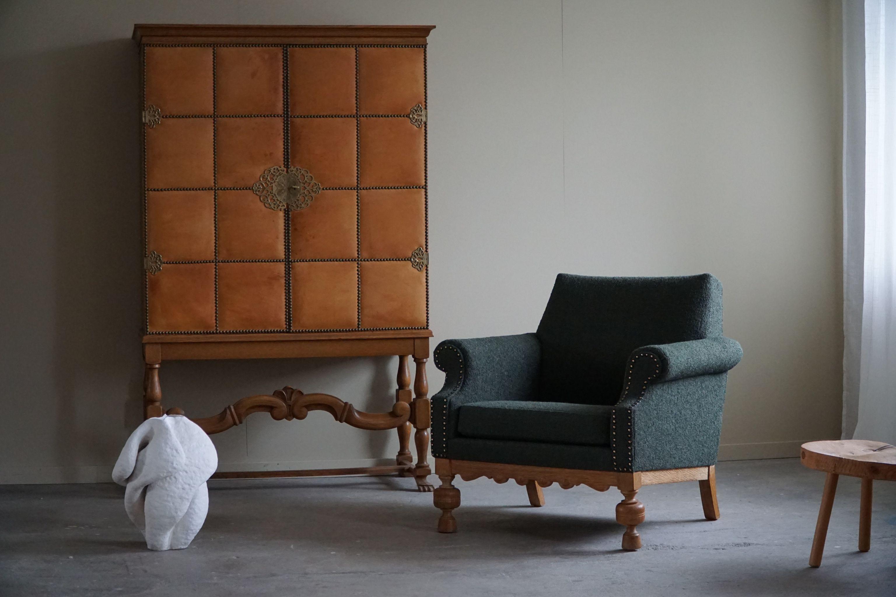 Lounge Chair in Oak & Green Bouclé, Danish Mid-Century Modern, 1950s For Sale 1