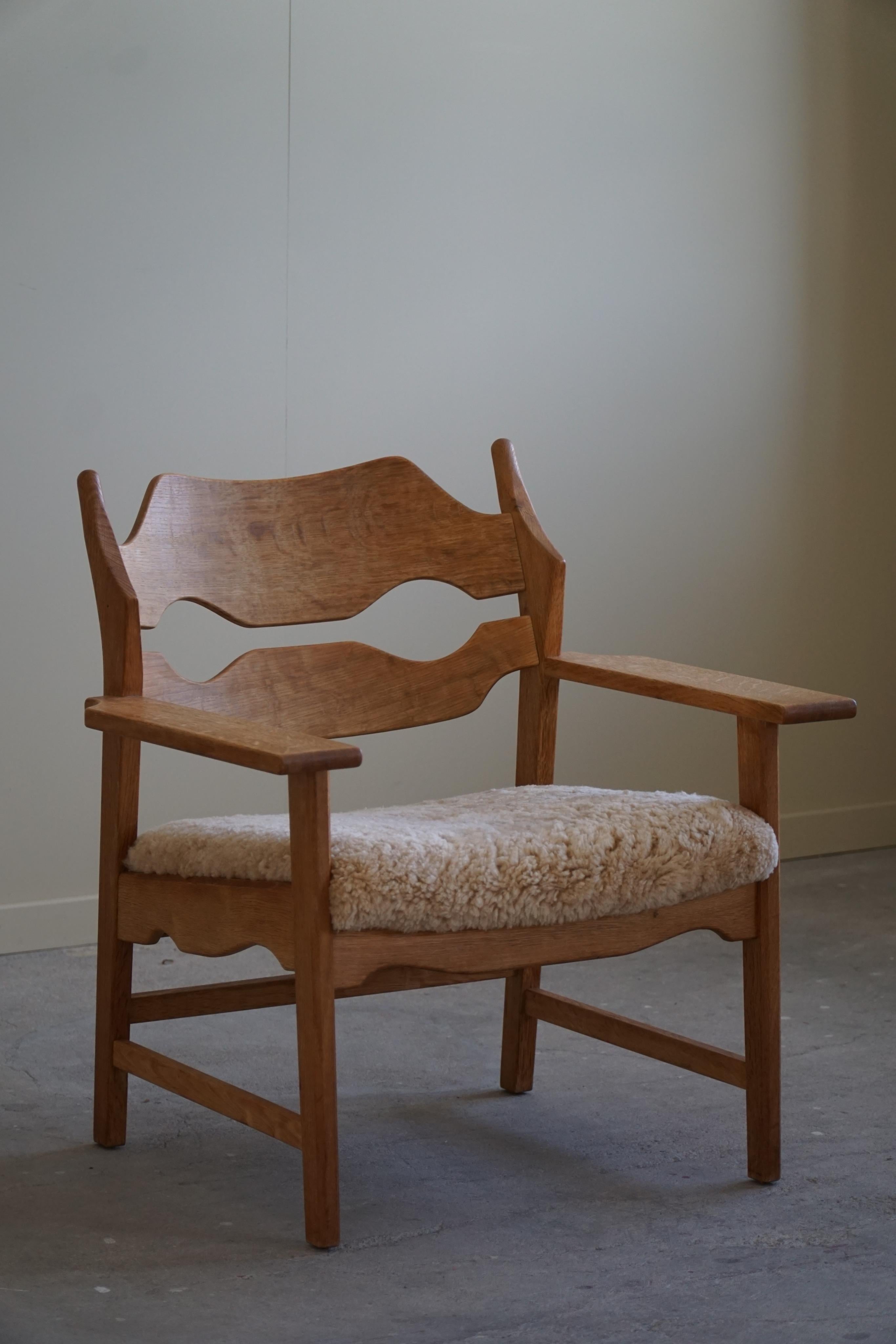 Mid-Century Modern Lounge Chair in Oak & Lambswool, Henning Kjærnulf, 