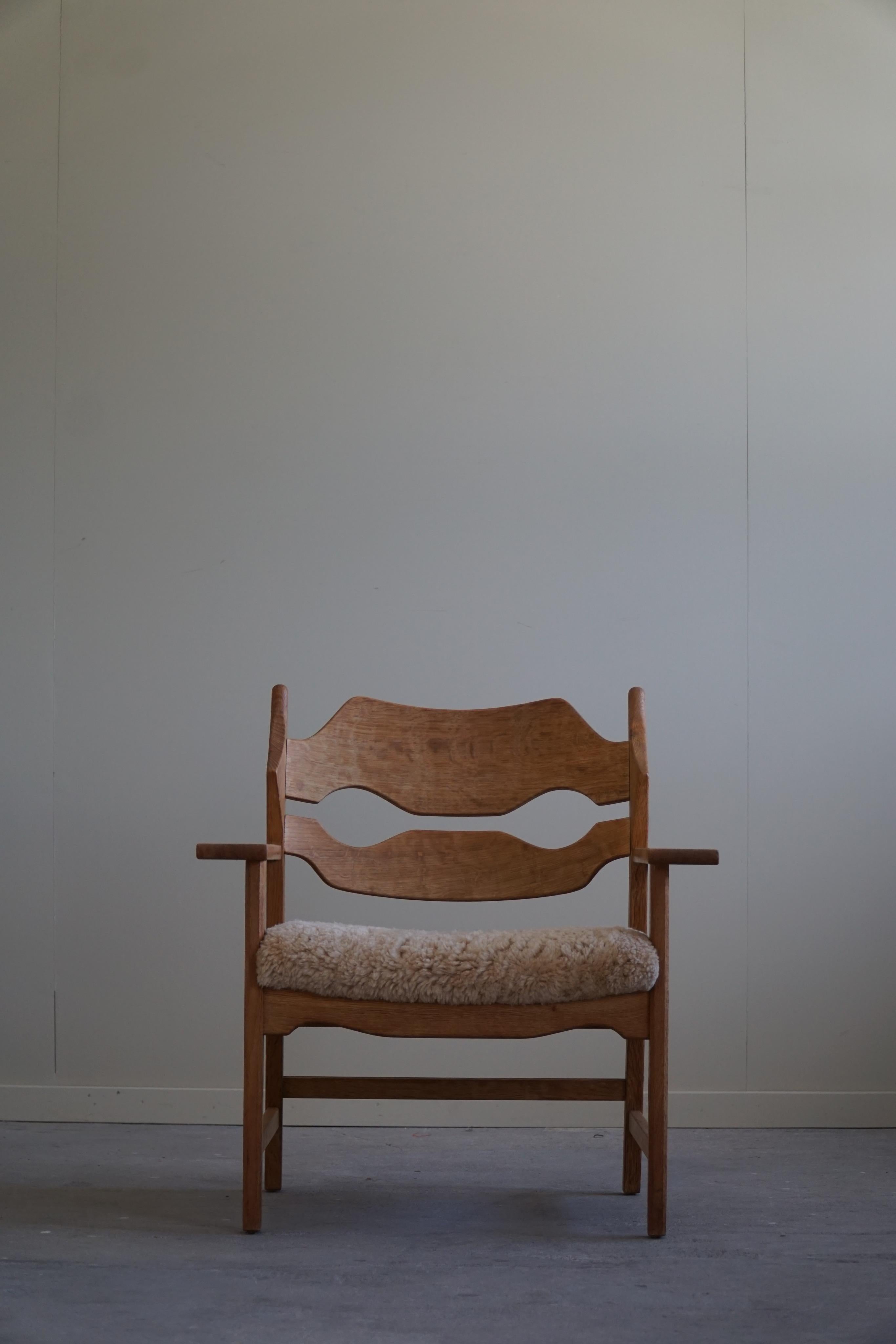 20th Century Lounge Chair in Oak & Lambswool, Henning Kjærnulf, 