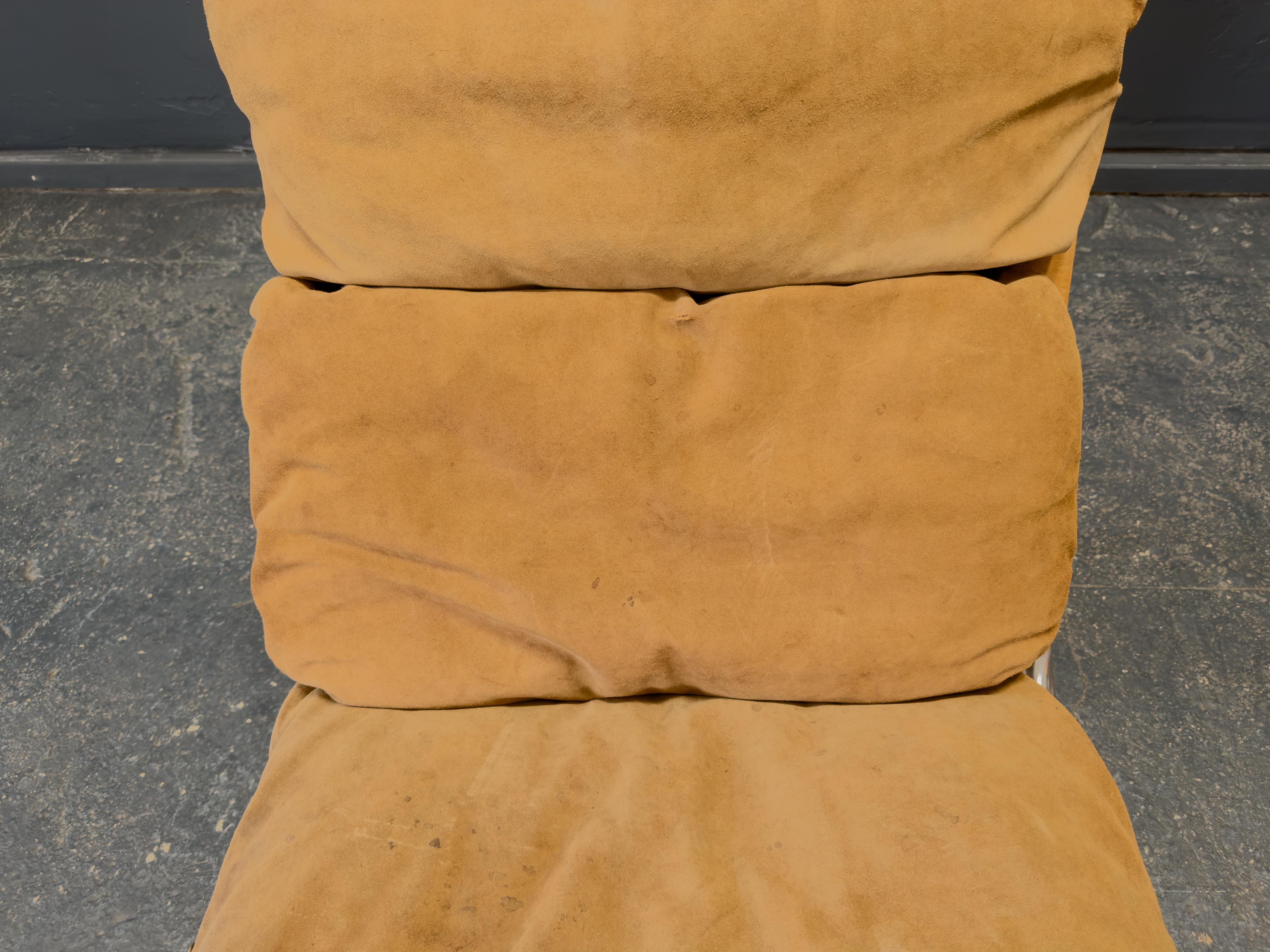 Chaise longue en daim patiné et acier par Erik Ole Jørgensen en vente 4