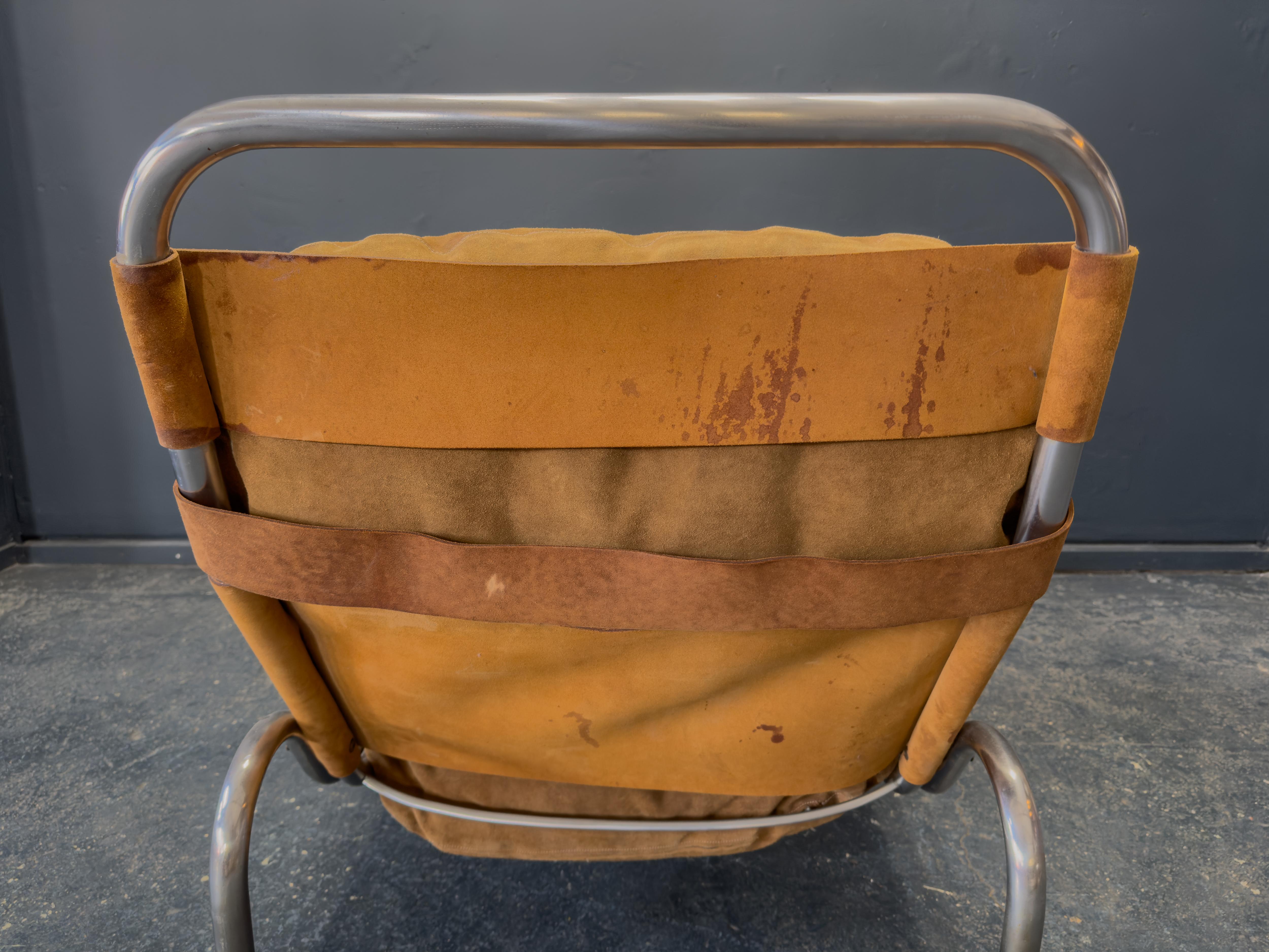 Acier inoxydable Chaise longue en daim patiné et acier par Erik Ole Jørgensen en vente