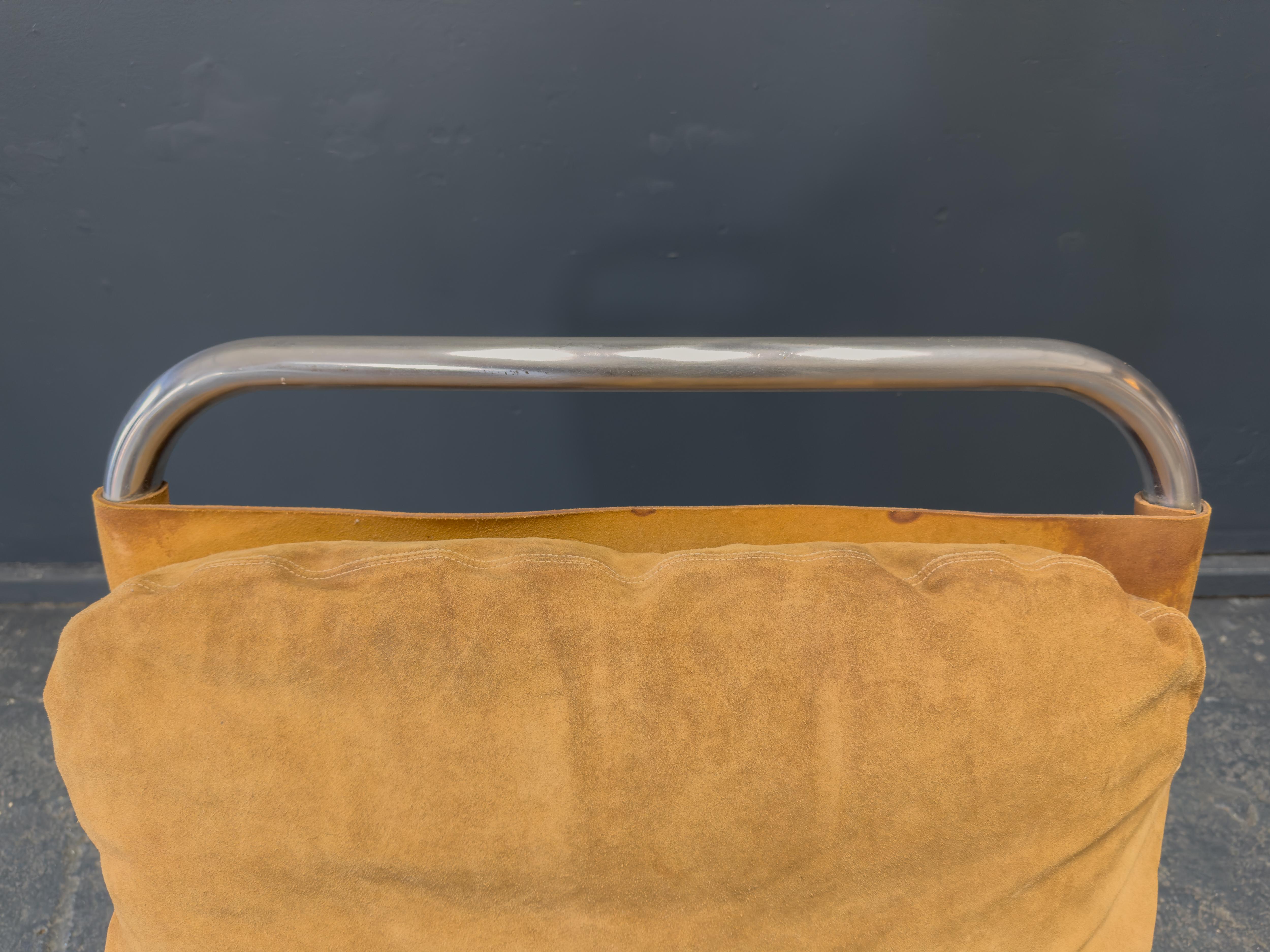 Chaise longue en daim patiné et acier par Erik Ole Jørgensen en vente 2