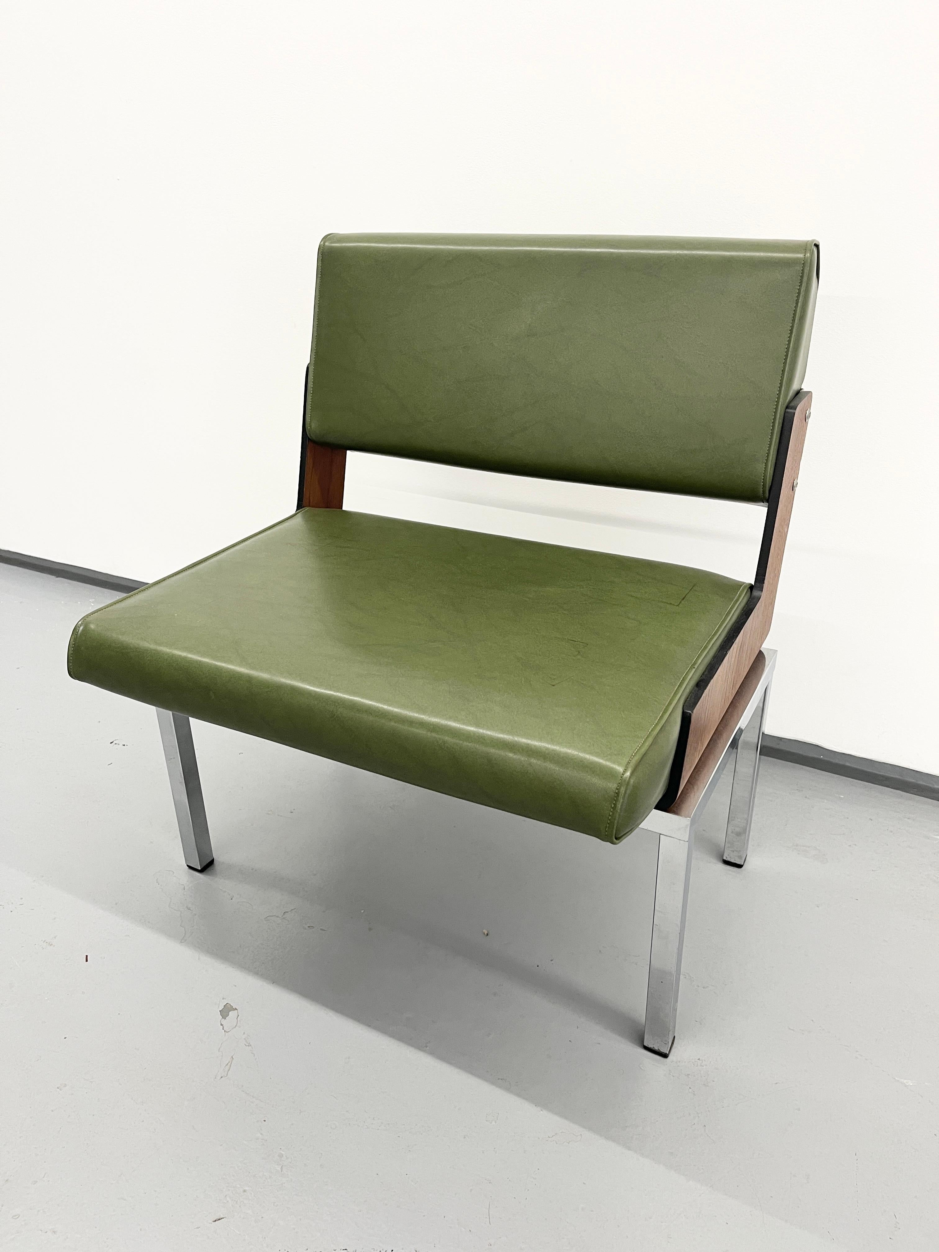 Lounge Chair in Skaï, Metal and Wood by Roger Tallon, Technès, 1966 For Sale 2