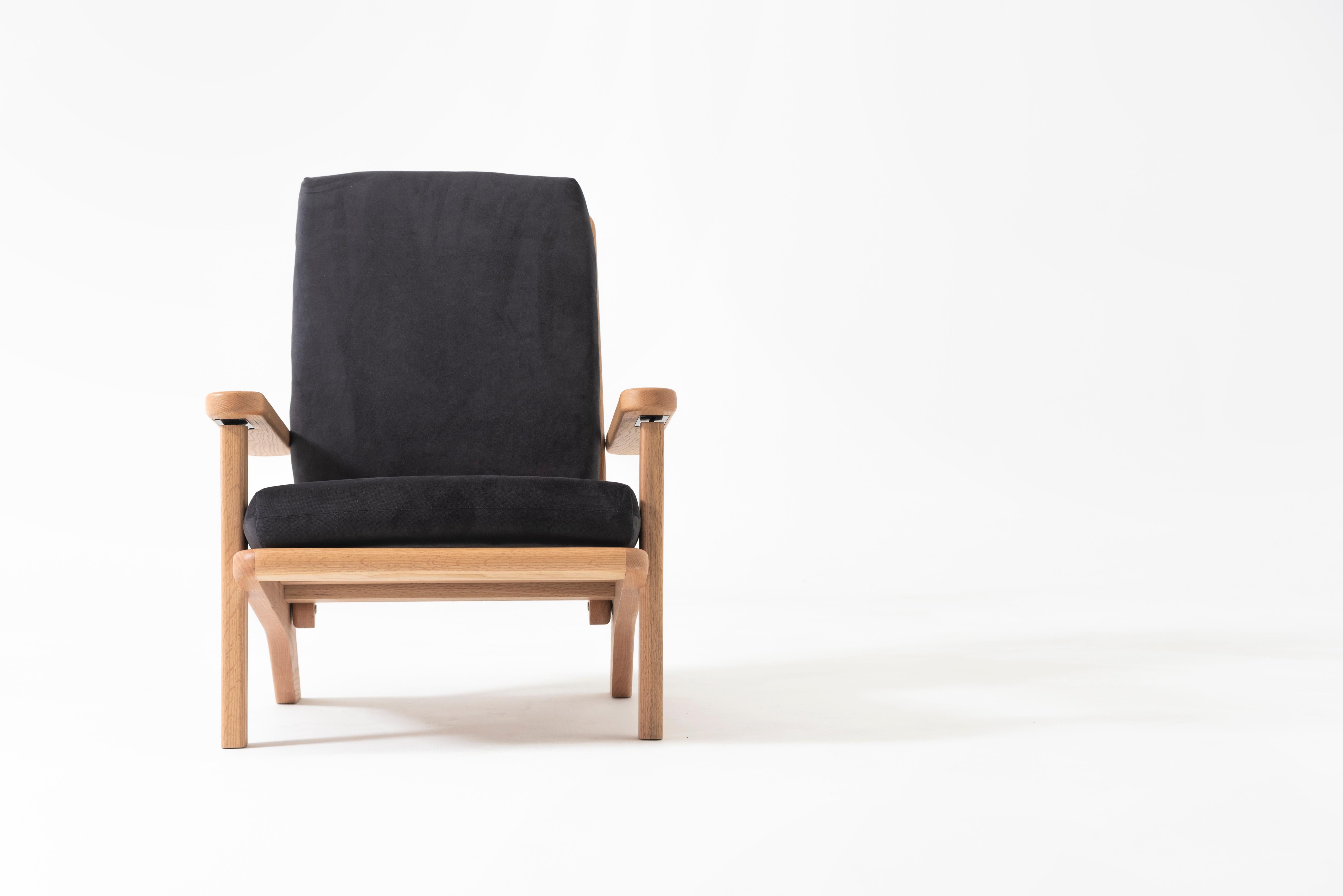 Chaise longue en Oak Wood massif avec coussin en textile noir et dossier inclinable Neuf - En vente à Zapopan, Jalisco. CP