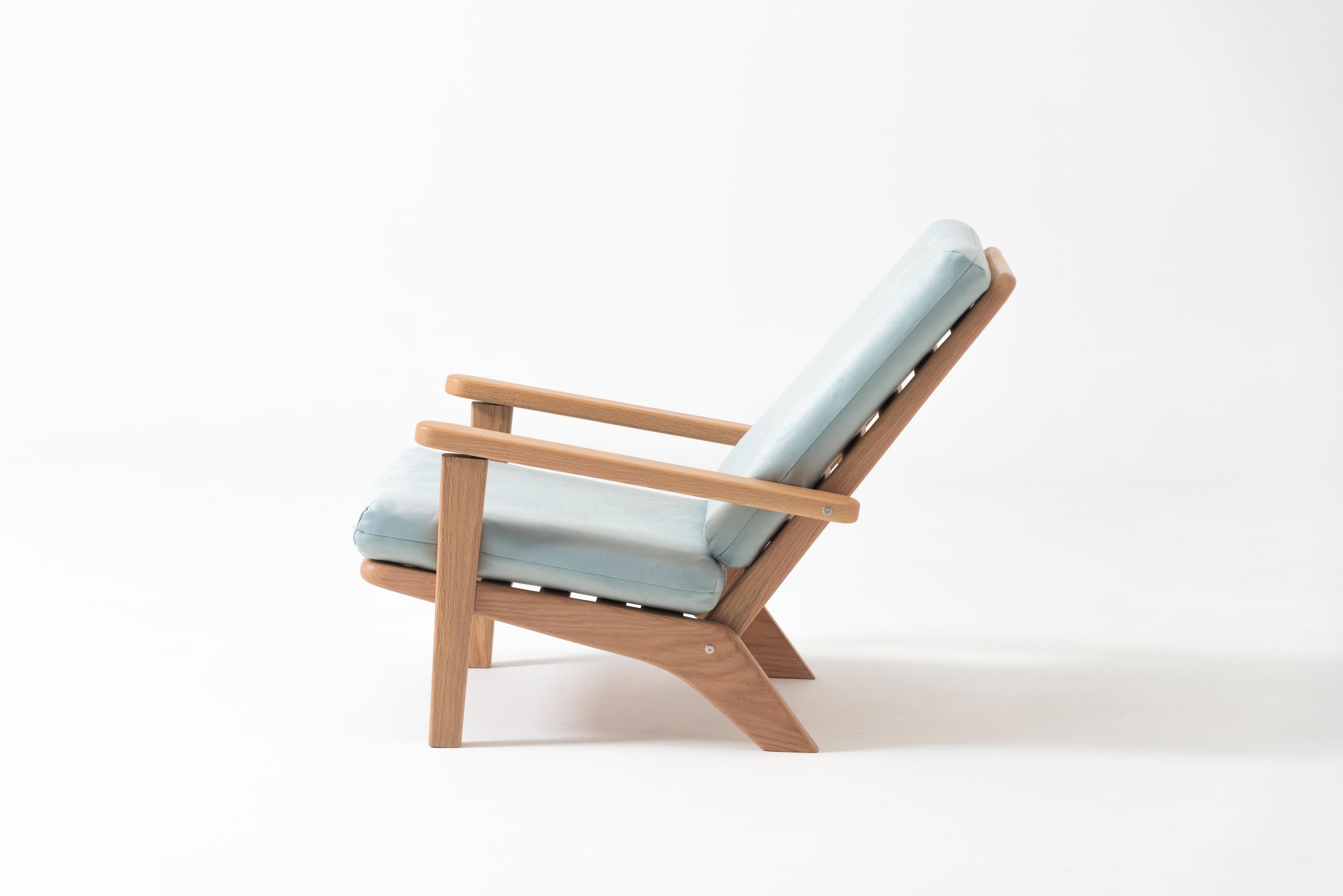 Scandinavian Modern Lounge Chair in Solid Oak Wood with Mint Textile Cushion and Reclining Backrest For Sale
