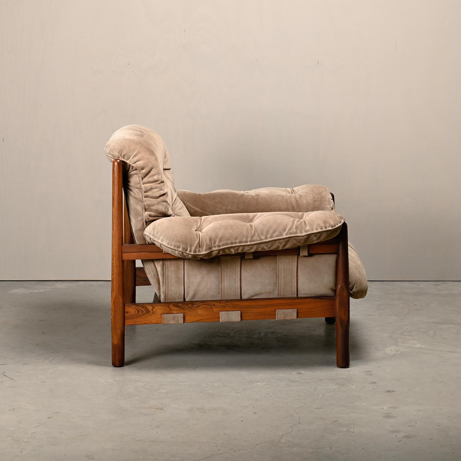 Loungesessel in der Art von Percival Lafer und Jean Gillon, Palisander und Wildleder im Angebot 1