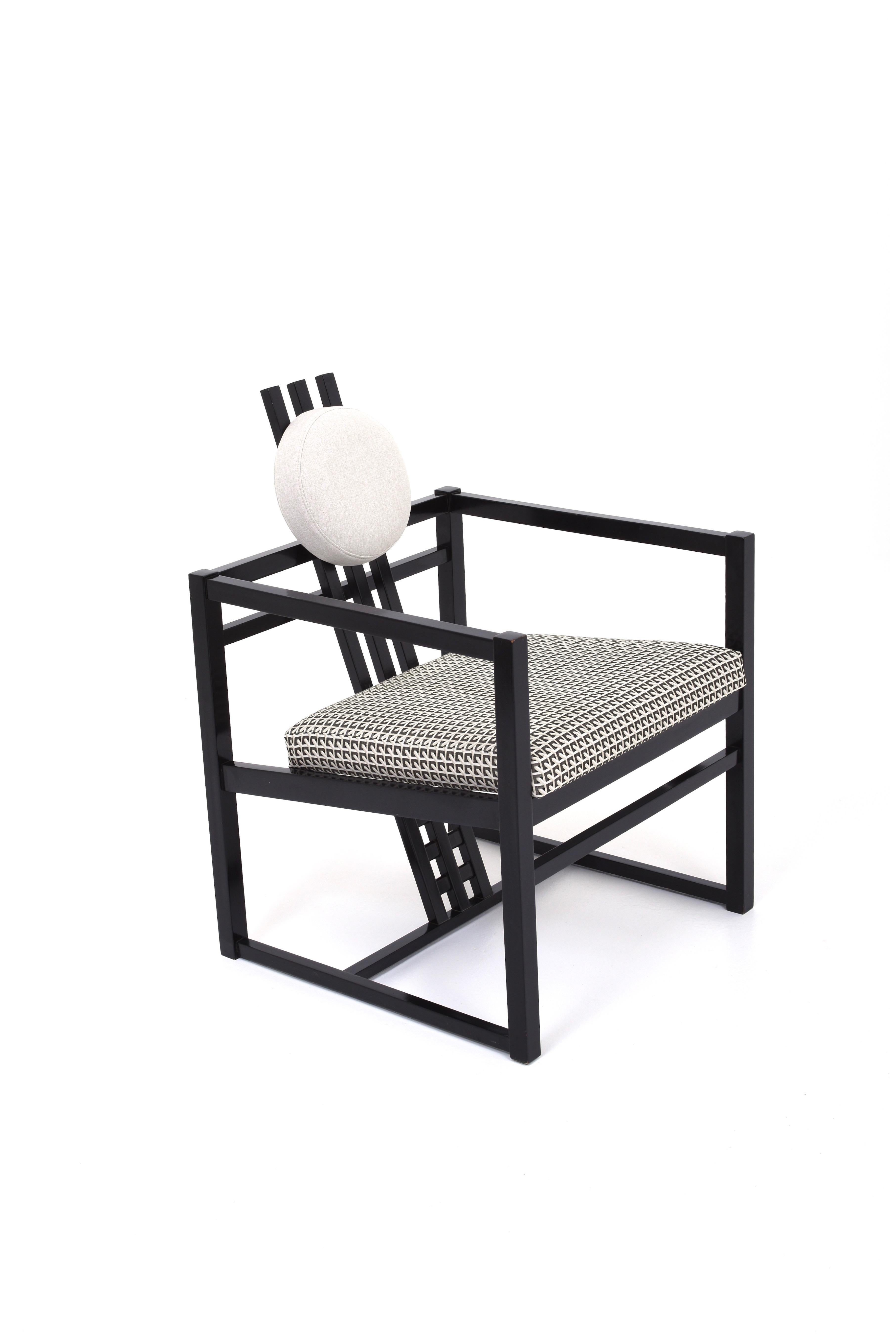Bauhaus Lounge Chair in the style of Gerrit Rietveld and Charles Rennie Mackintosh For Sale