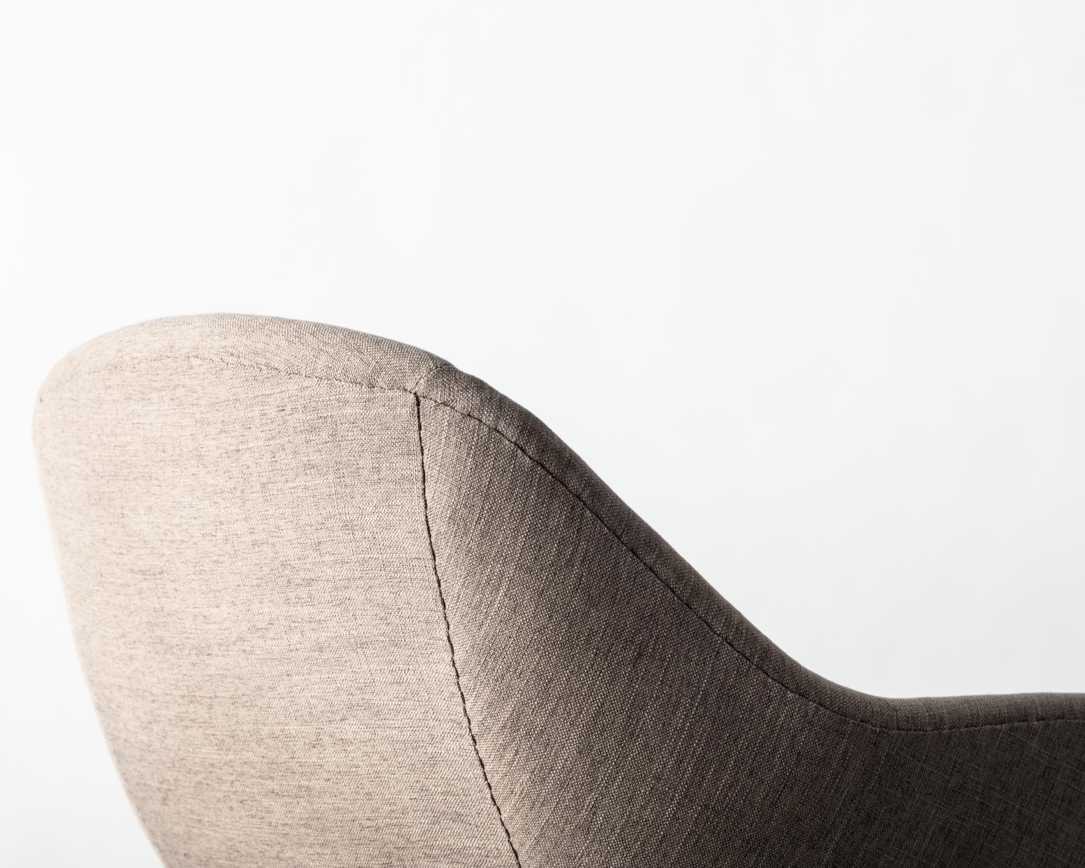 Chaise longue en tissu d'ameublement avec cadre en métal par Carlo Hauner Bon état - En vente à New York, NY
