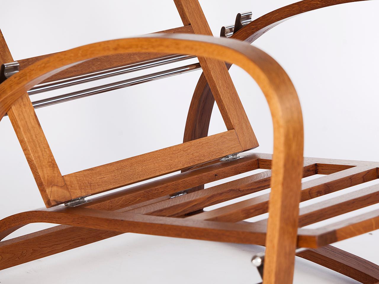 From the H-70 series by Jindrich Halabala, this model is by far the most beautiful and interesting.
The seat is wider and the armchair can be adjusted not only on the backrest, but also at the front
underneath the seat. The armchair has been