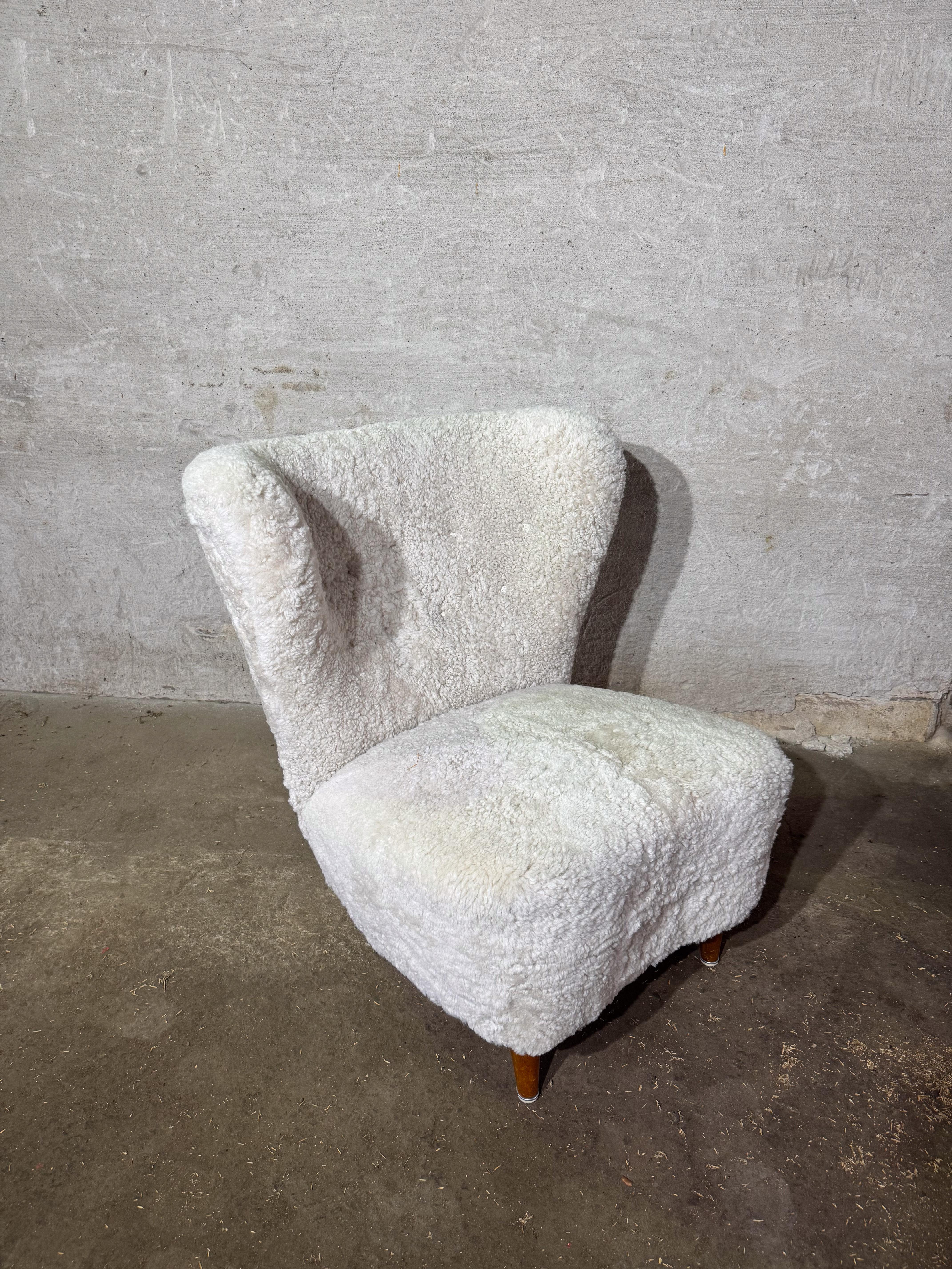 Lounge Chair Johannes Brynte in Sheepskin, Swedish Modern 1940s For Sale 7